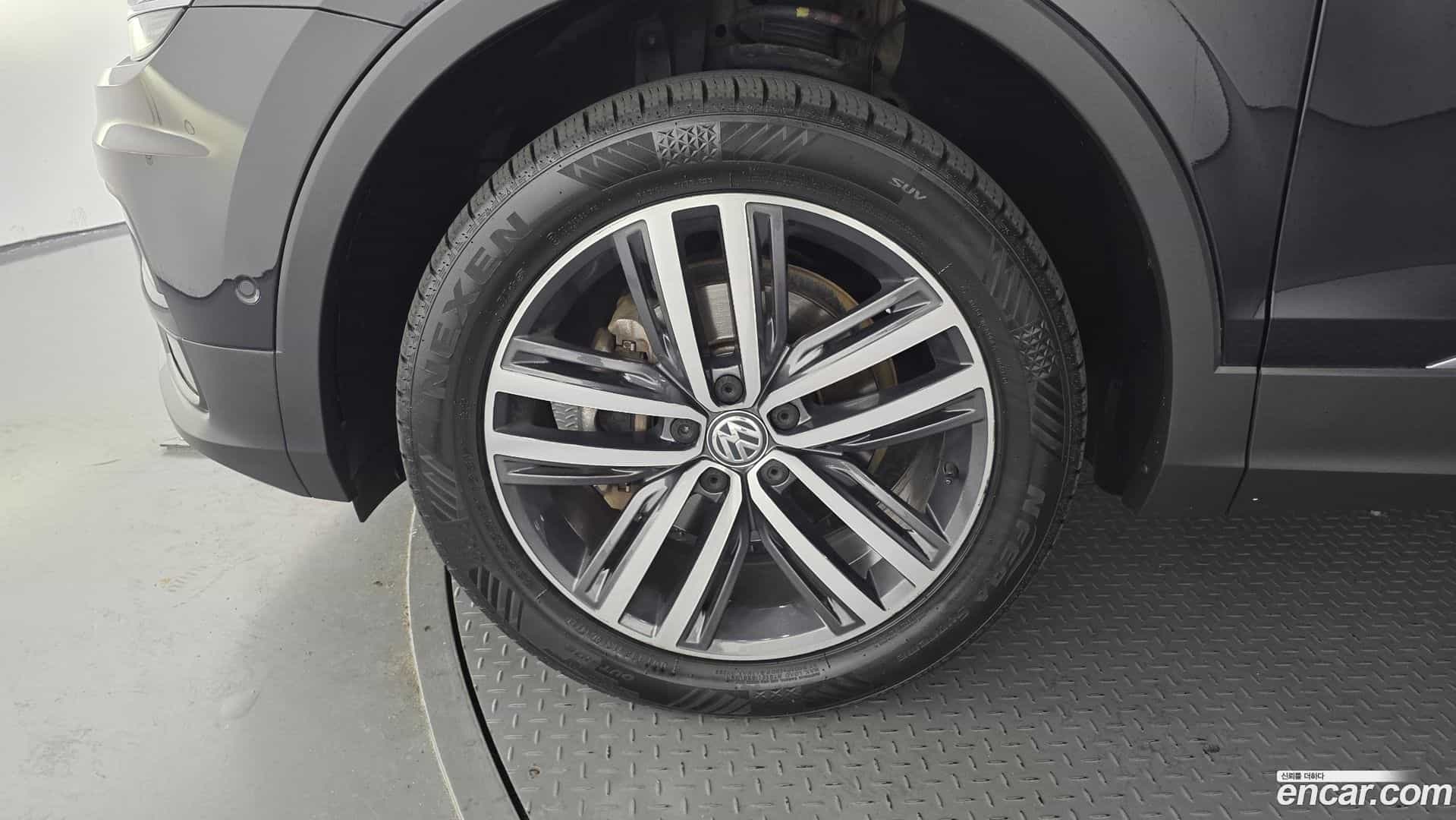 Tiguan Volkswagen 2020.4-OUTER-005