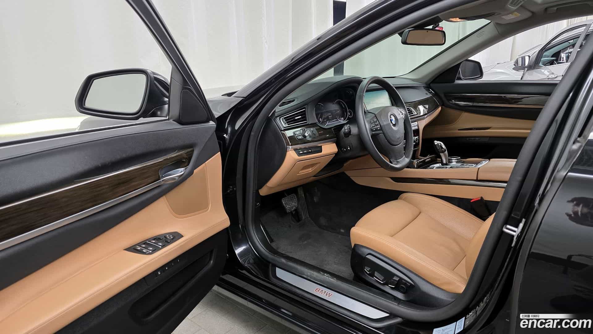 7-Series BMW 2014.1-INNER-010