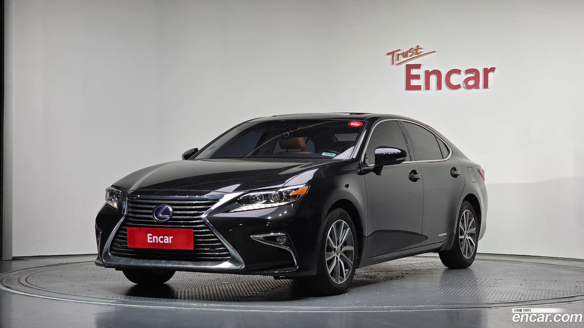 Main__Slider__Photo:ES Lexus 2017.5-0