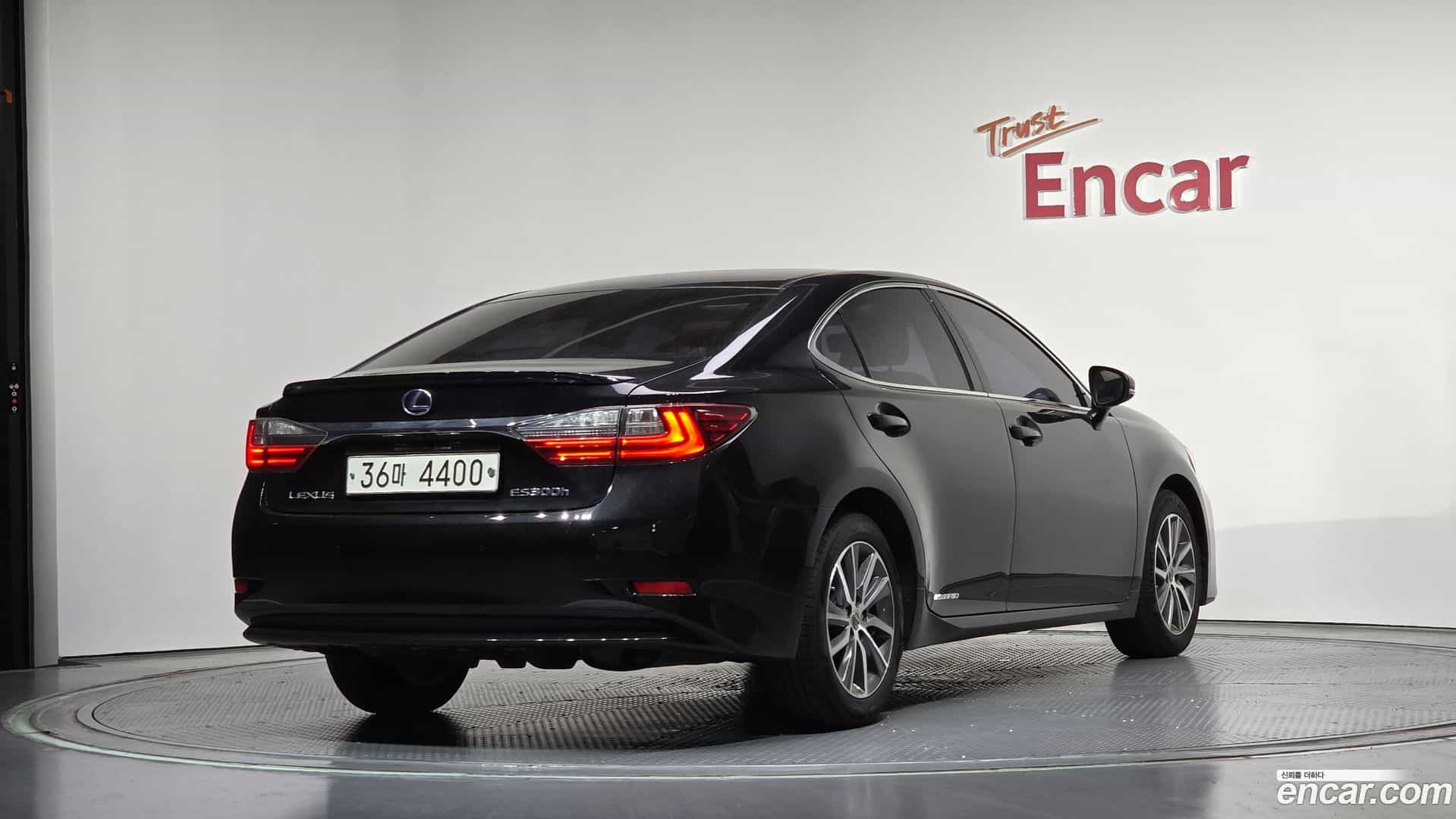 ES Lexus 2017.5-OUTER-002