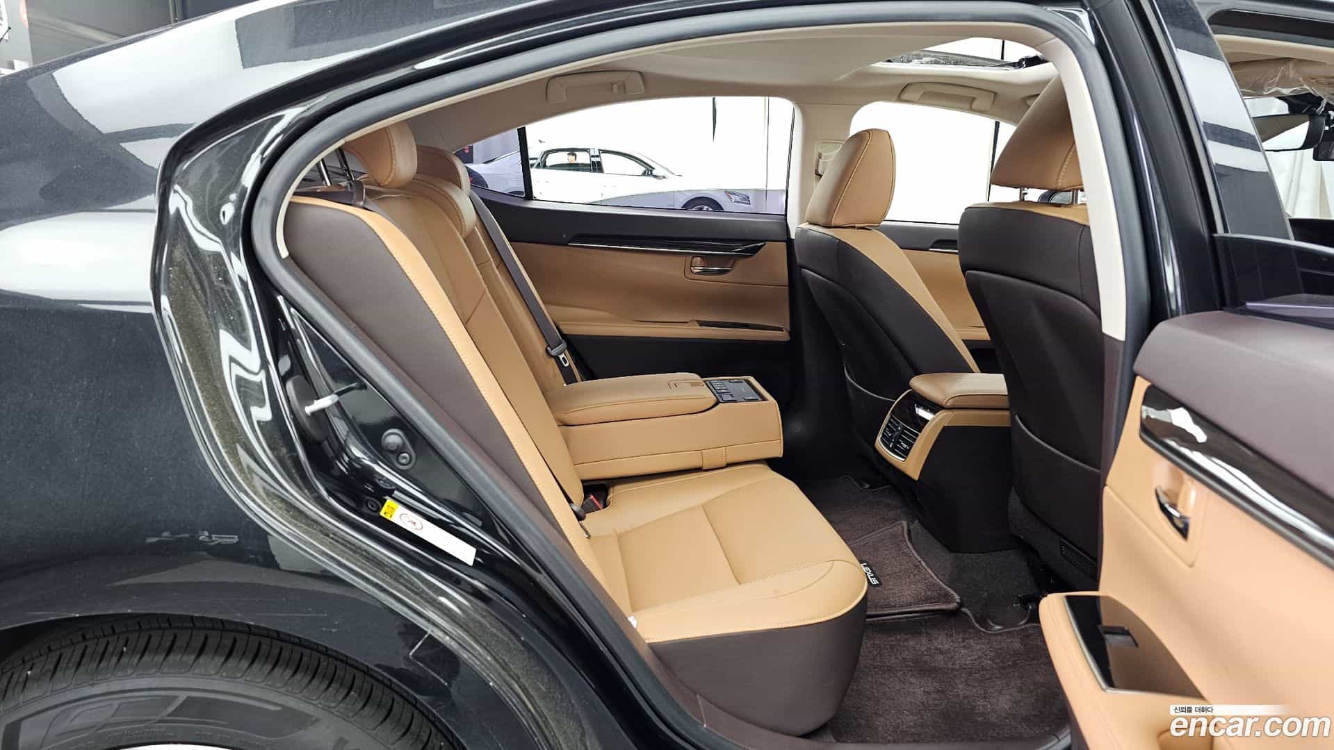 ES Lexus 2017.5-OPTION-016