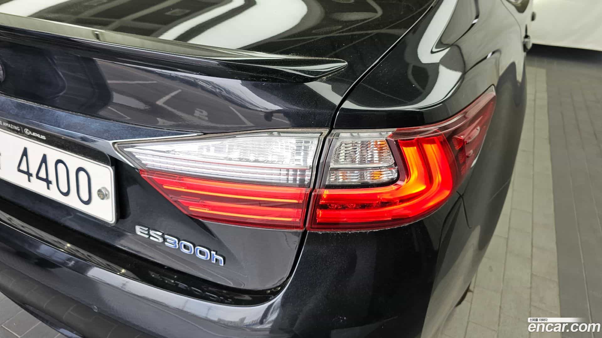 ES Lexus 2017.5-OUTER-033