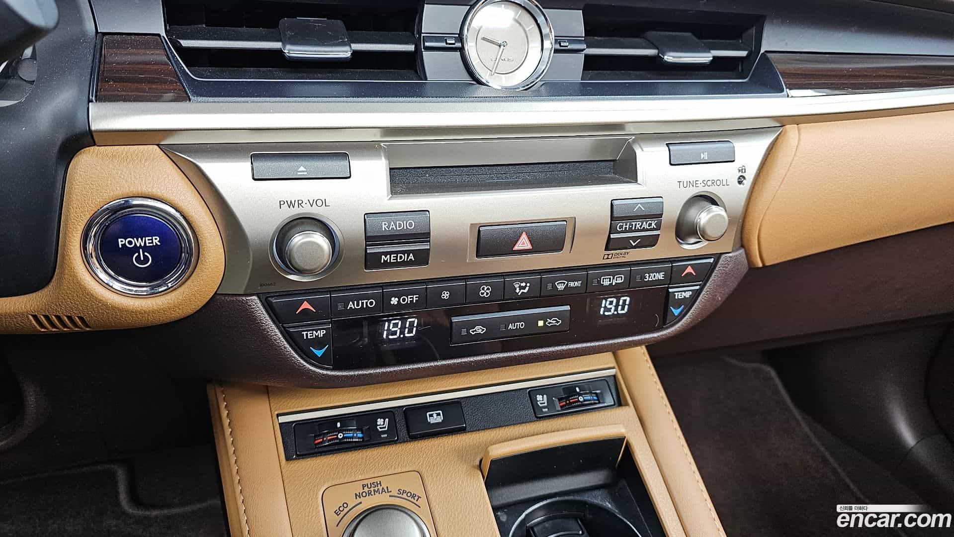 ES Lexus 2017.5-OPTION-046