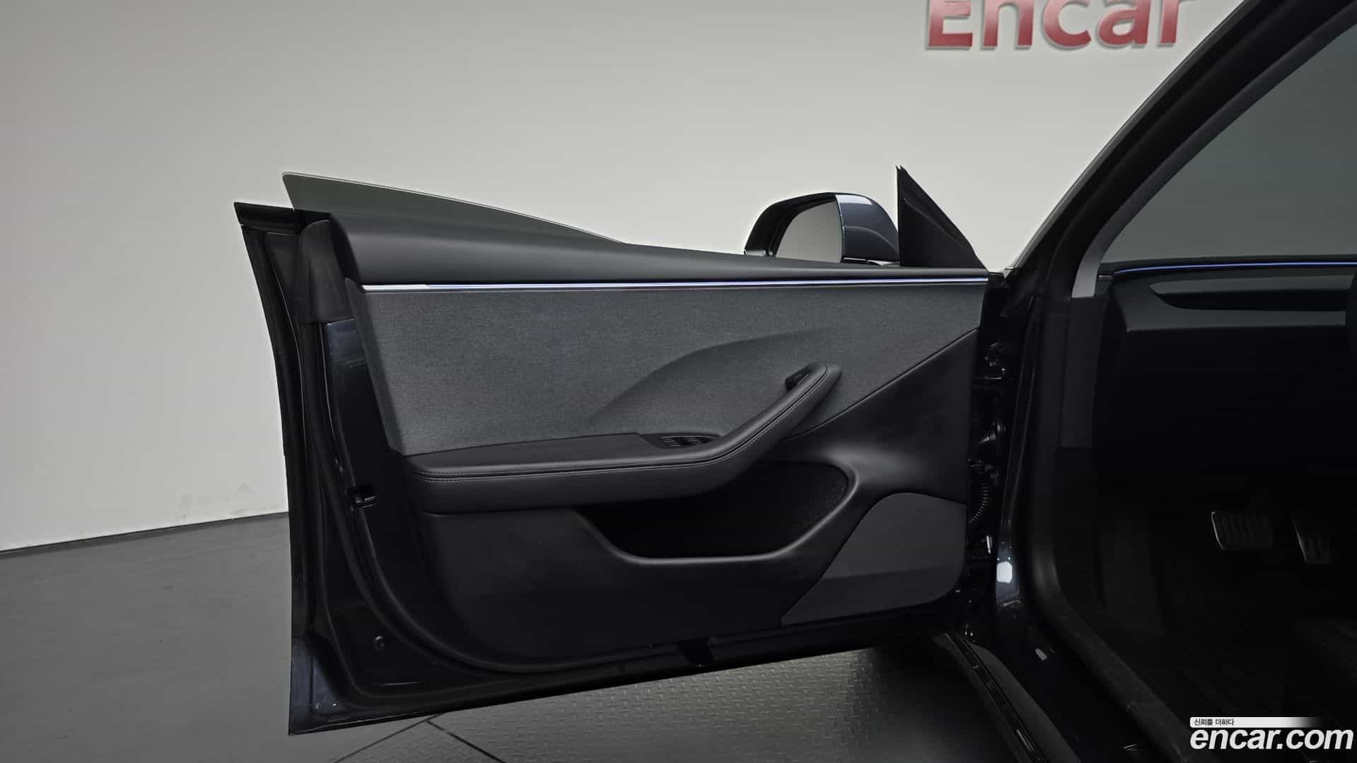 Model 3 Tesla 2025.2-INNER-034