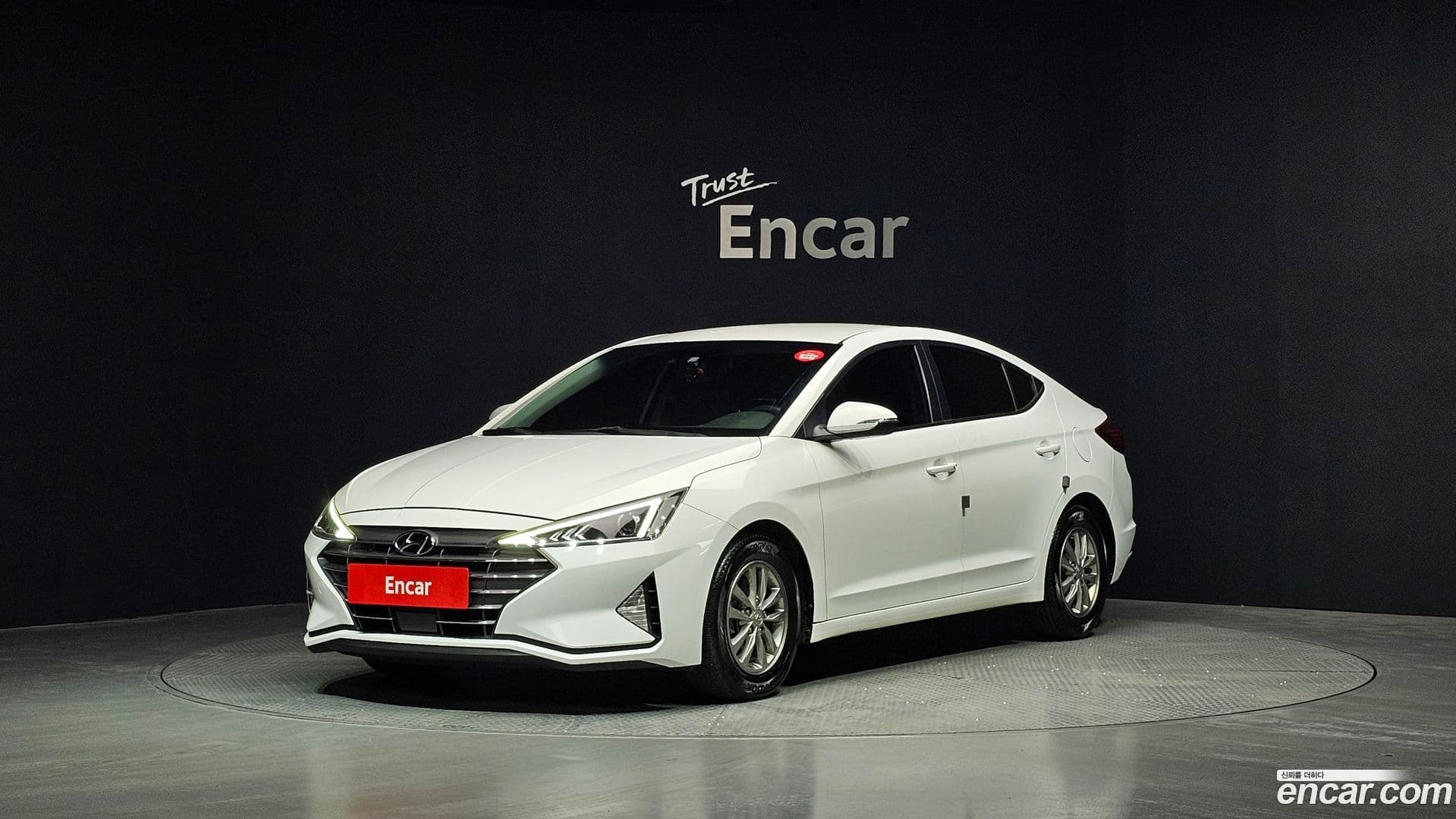 Main__Slider__Photo:AVANTE Hyundai 2019.6-0