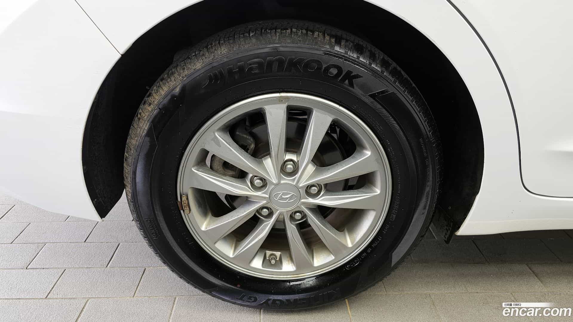 AVANTE Hyundai 2019.6-OUTER-005
