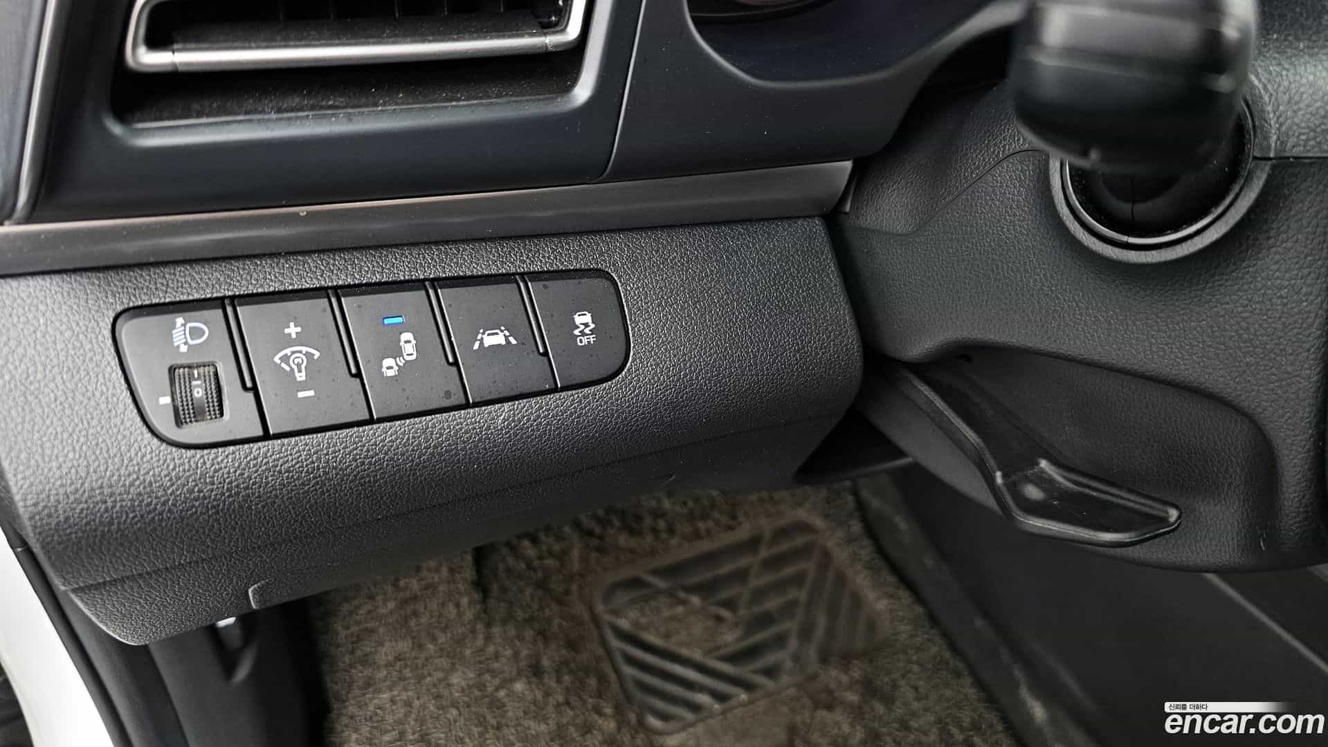 AVANTE Hyundai 2019.6-OPTION-018