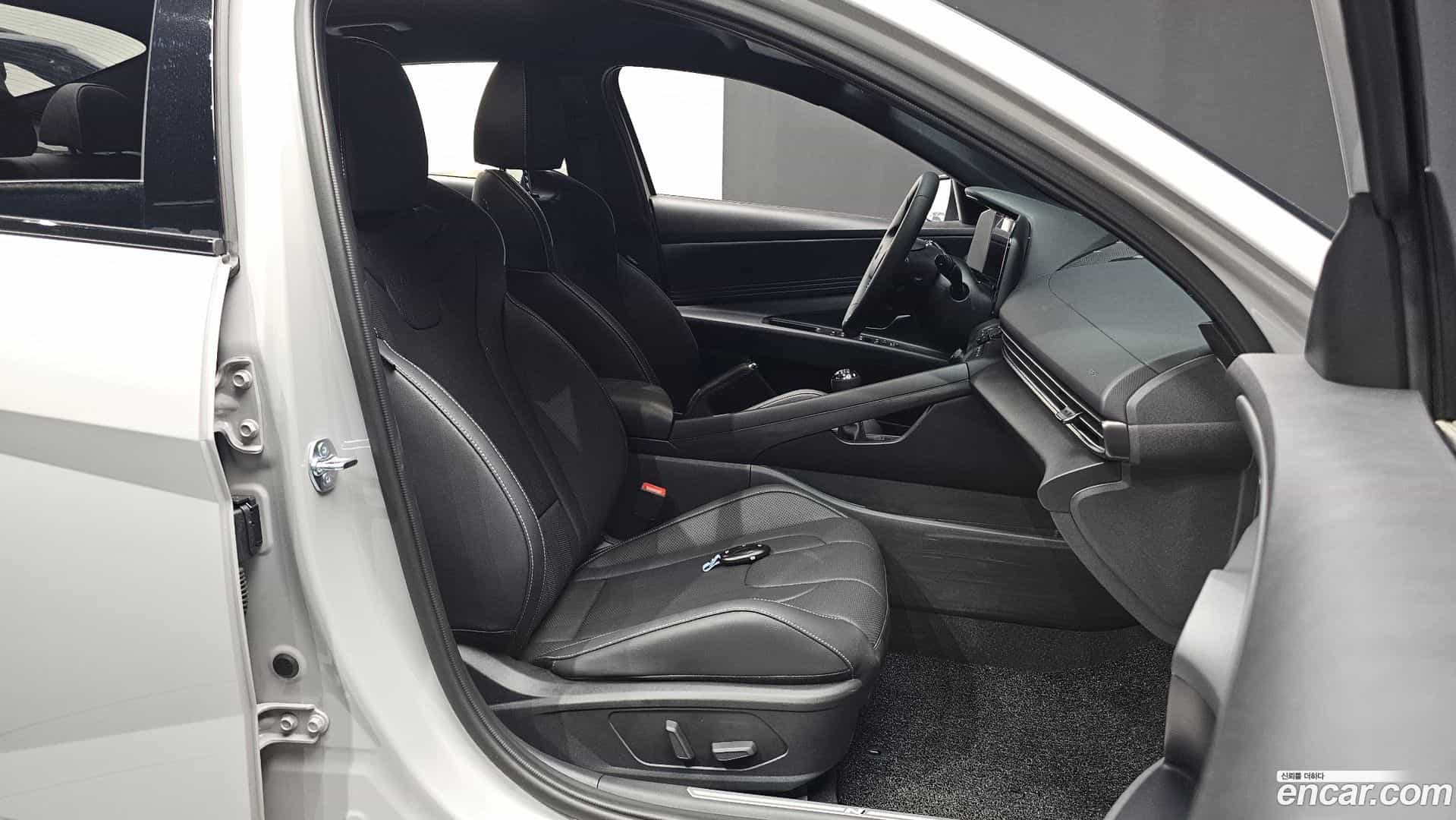 AVANTE Hyundai 2026.1-INNER-010