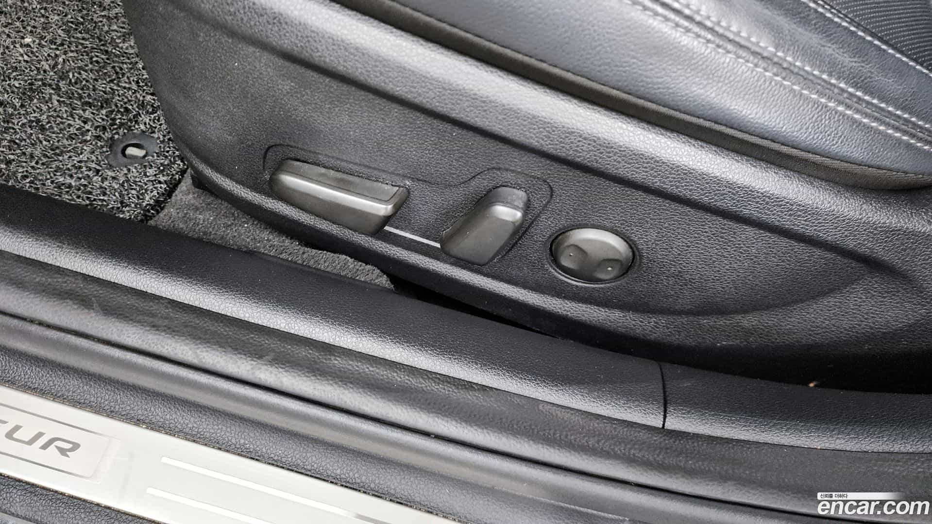 Grandeur Hyundai 2019.9-OPTION-044