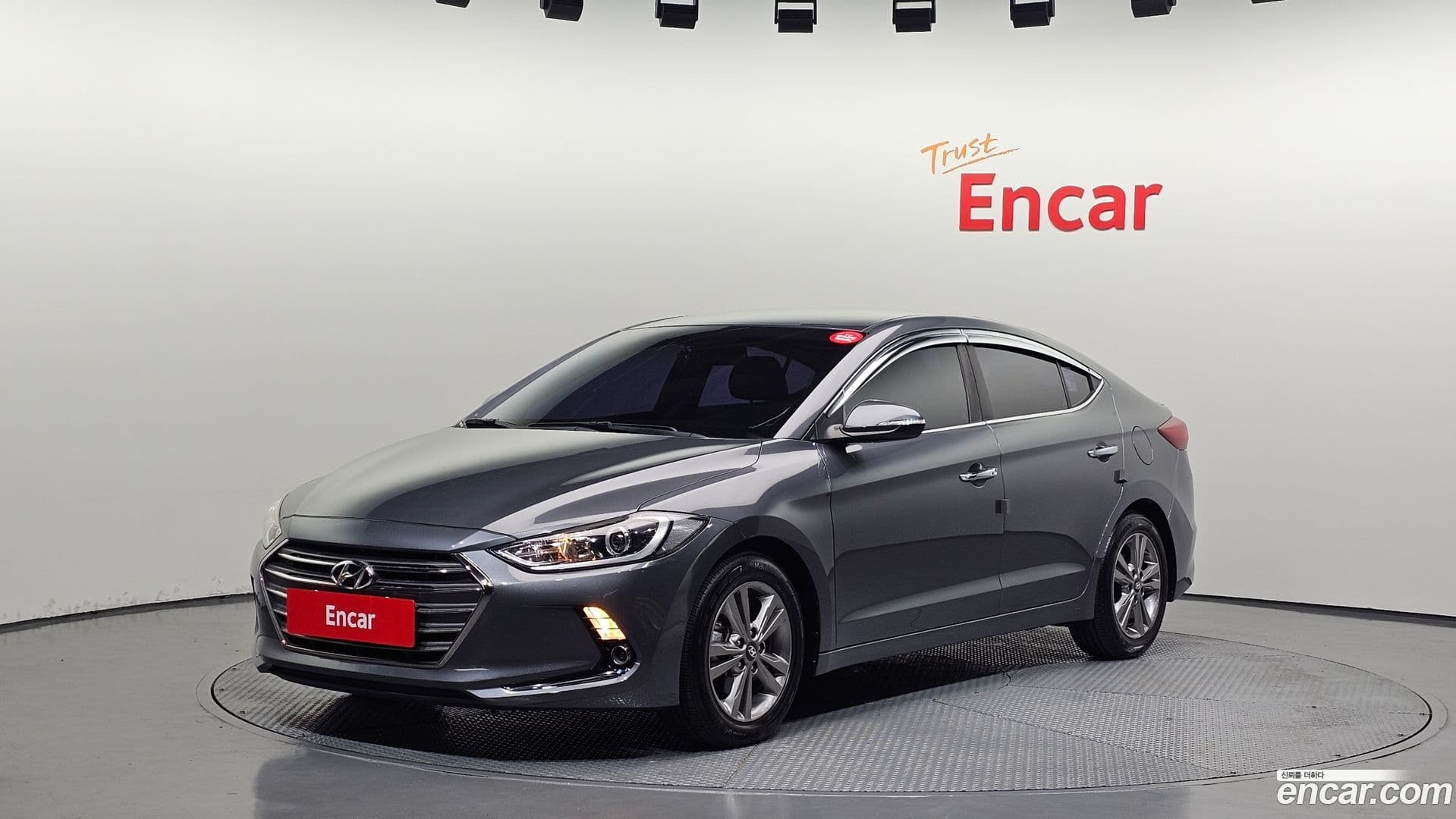 Main__Slider__Photo:AVANTE Hyundai 2018.2-0