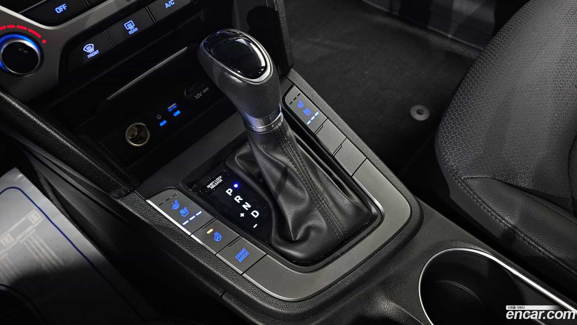 AVANTE Hyundai 2018.2-INNER-009