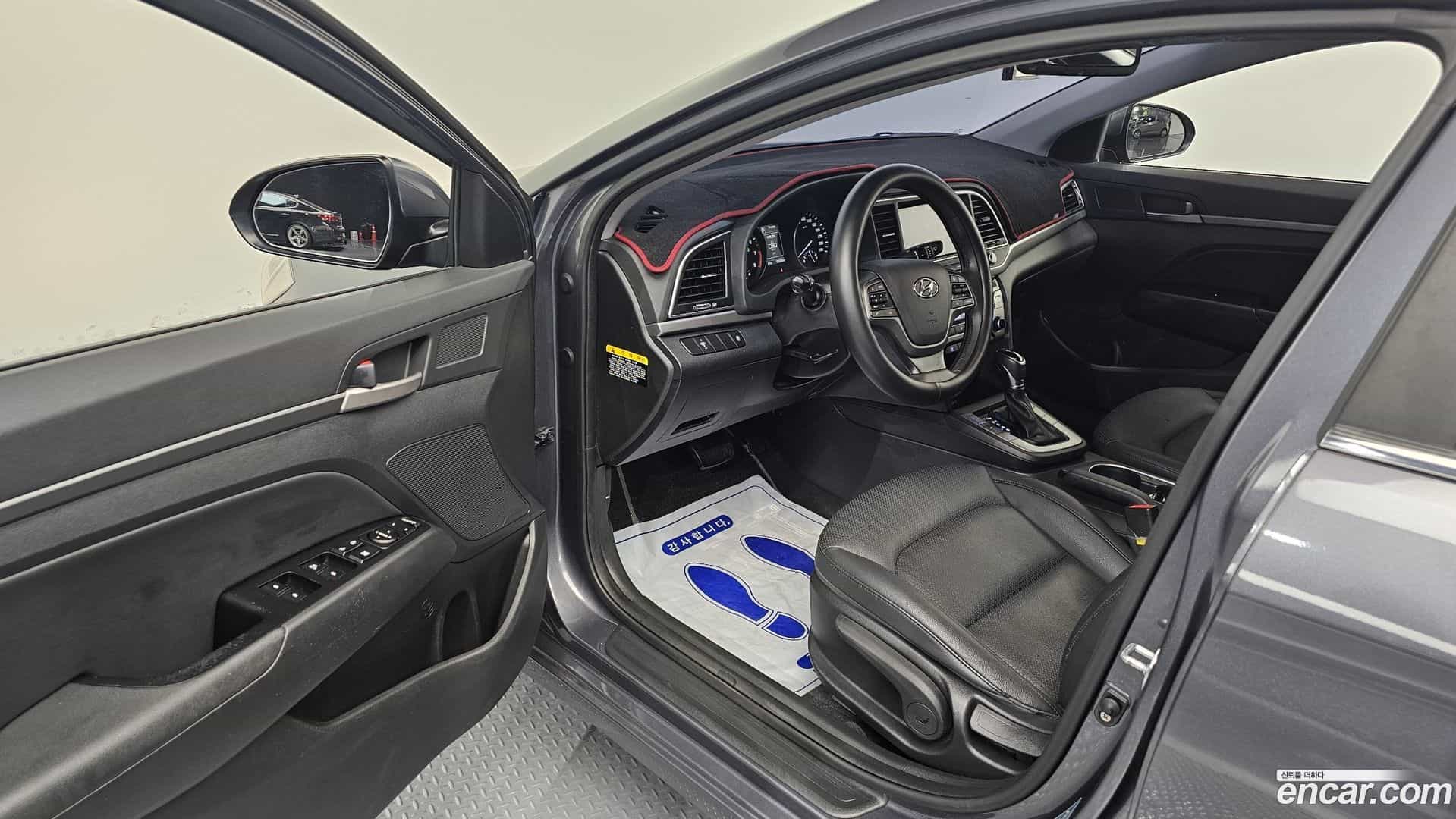AVANTE Hyundai 2018.2-INNER-010