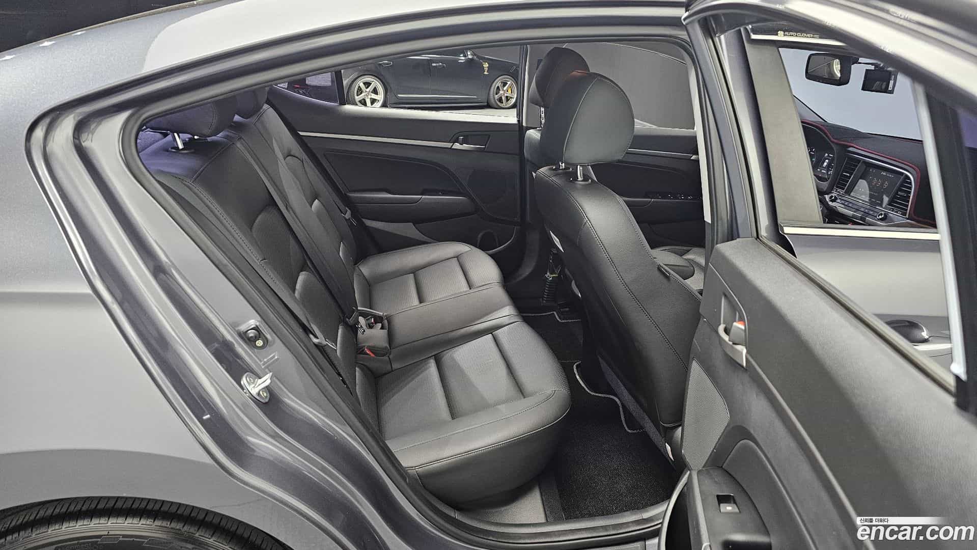 AVANTE Hyundai 2018.2-OPTION-015