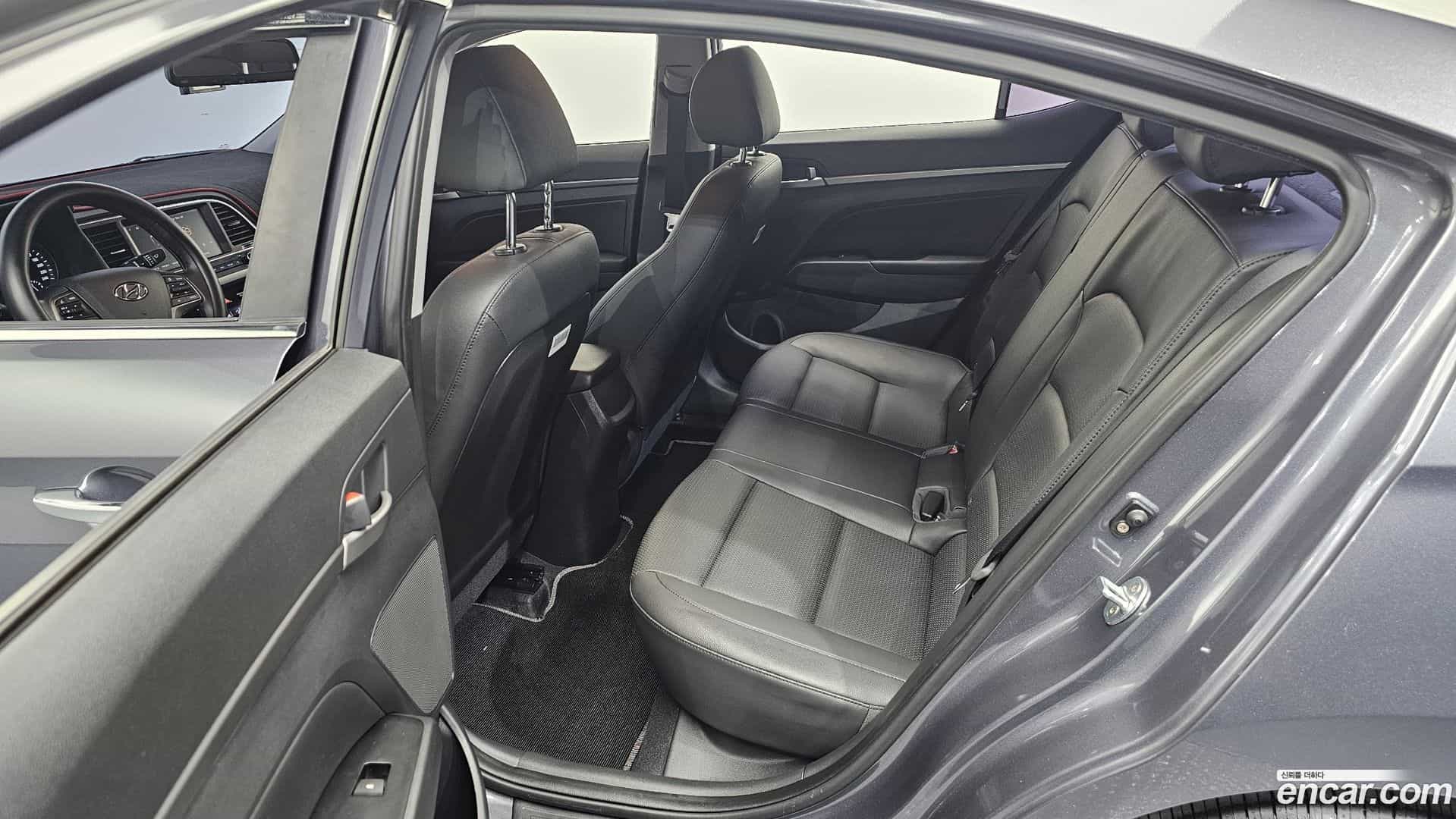 AVANTE Hyundai 2018.2-OPTION-016