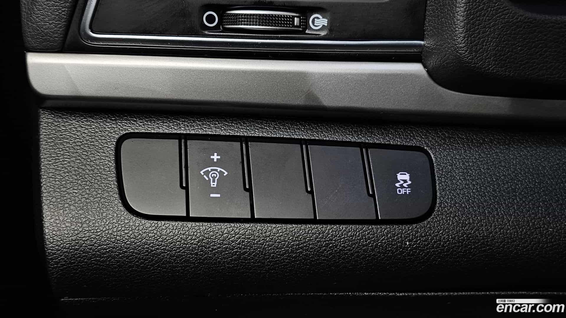 AVANTE Hyundai 2018.2-OPTION-018