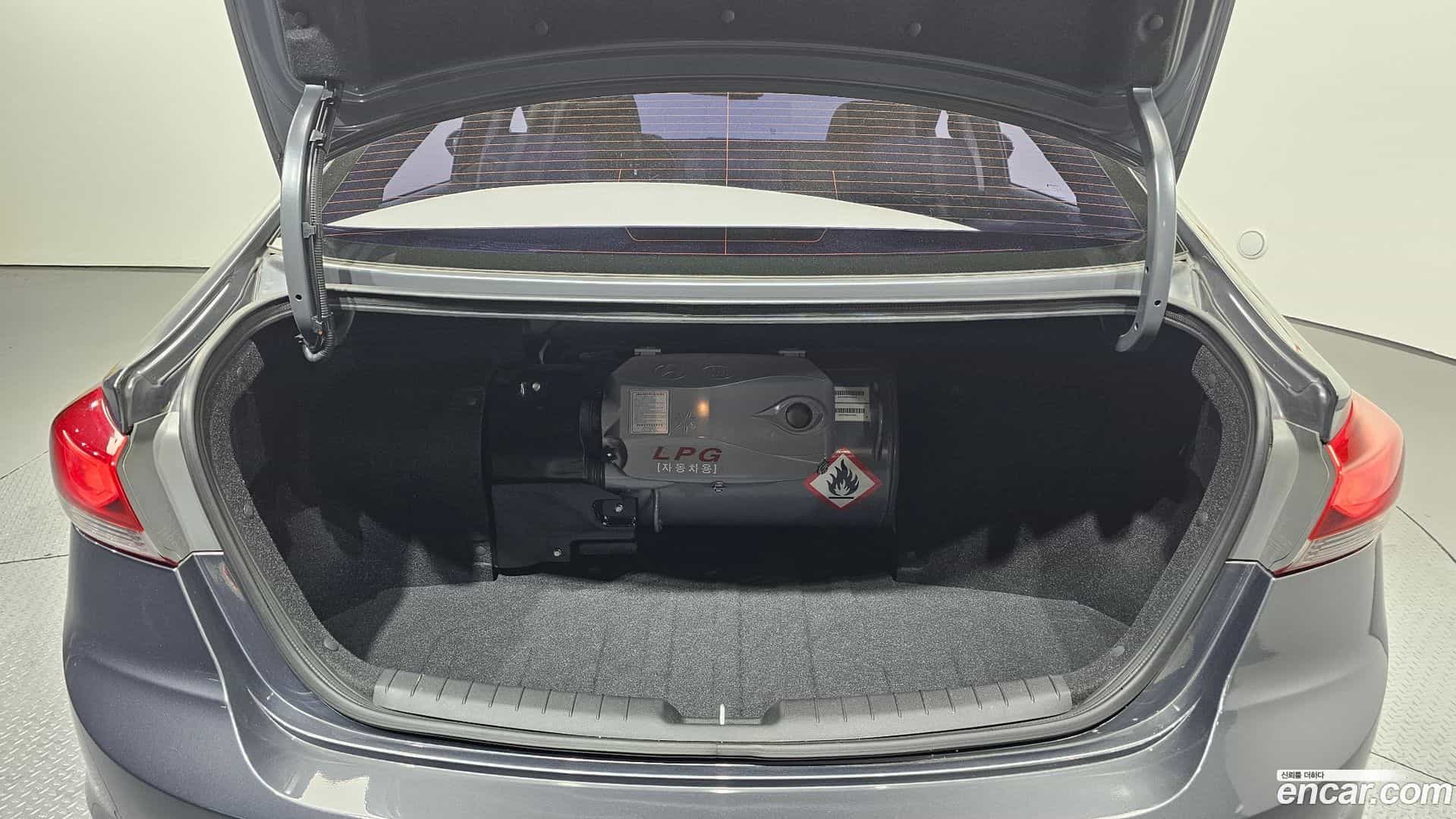 AVANTE Hyundai 2018.2-OPTION-024