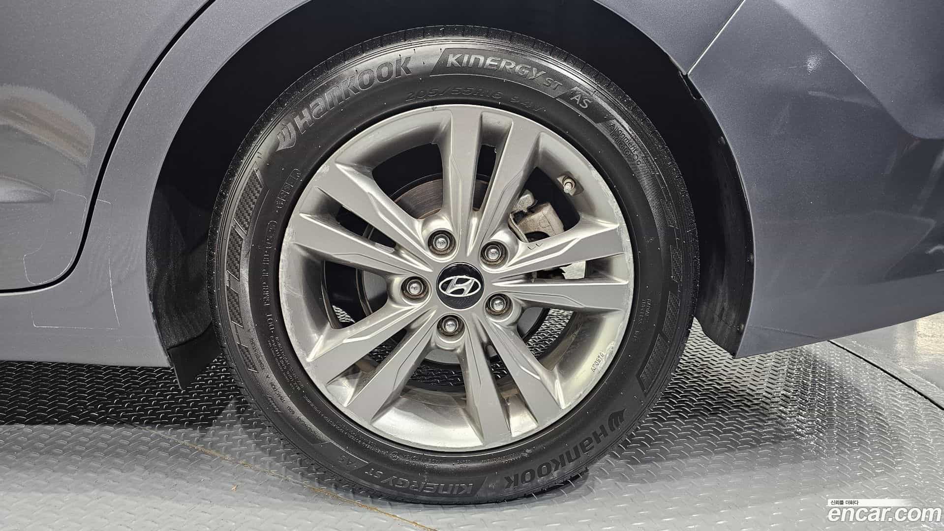 AVANTE Hyundai 2018.2-OUTER-031