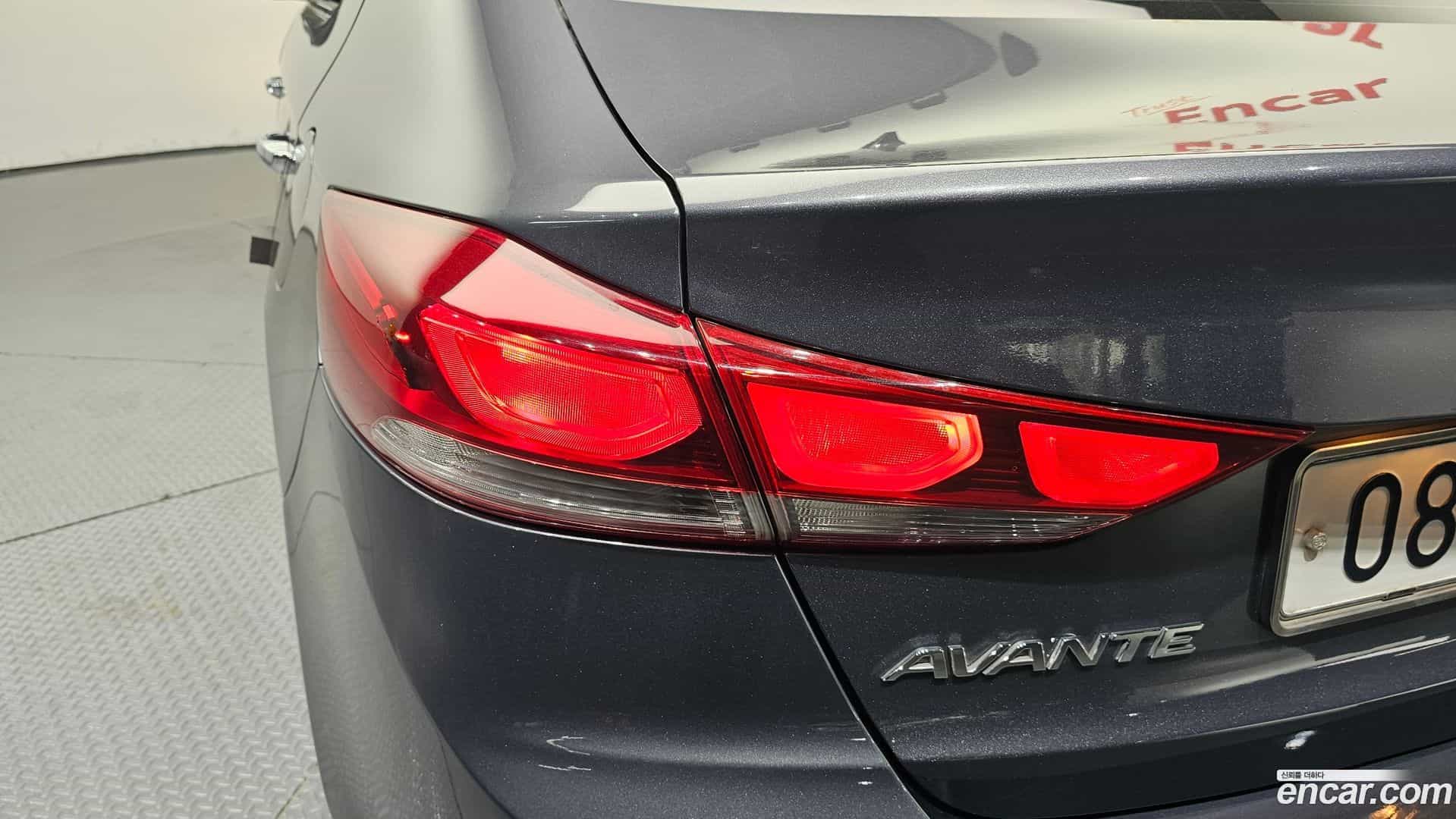 AVANTE Hyundai 2018.2-OUTER-033