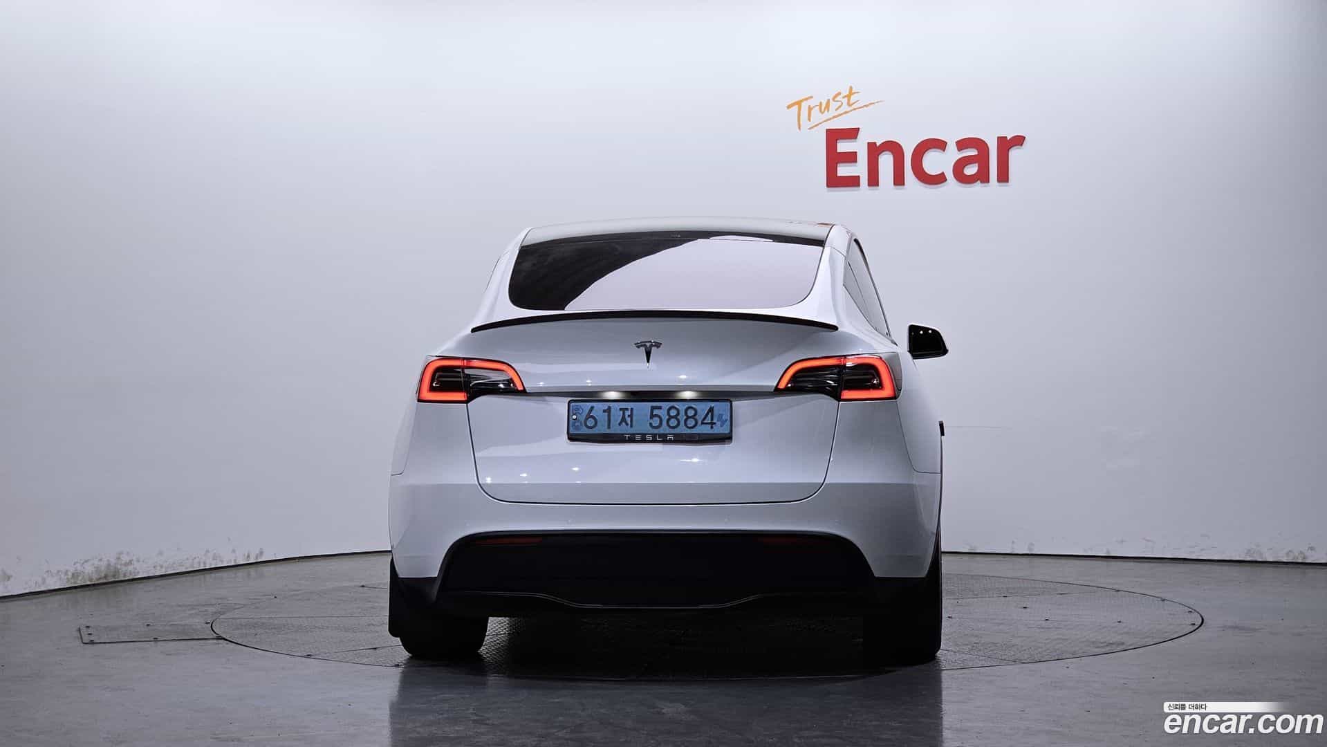 Model Y Tesla 2021.5-OUTER-004