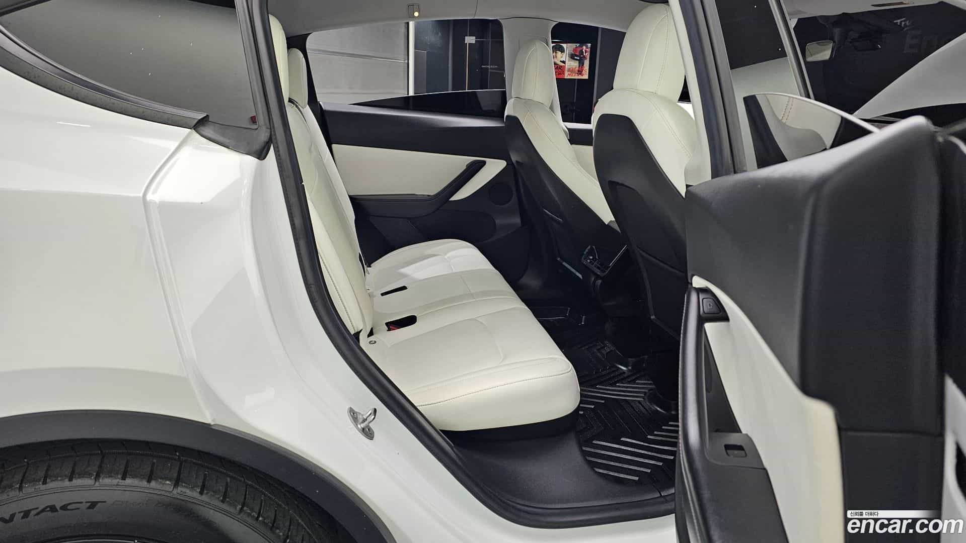 Model Y Tesla 2021.5-OPTION-016