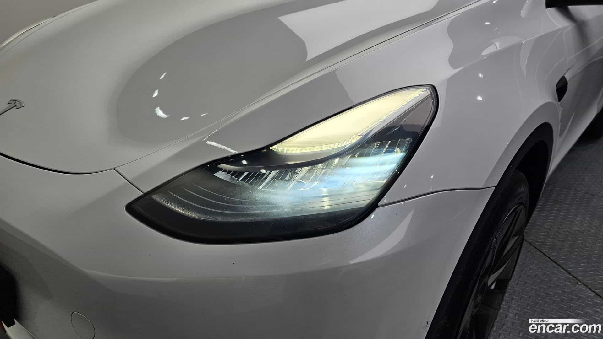 Model Y Tesla 2021.5-OUTER-032