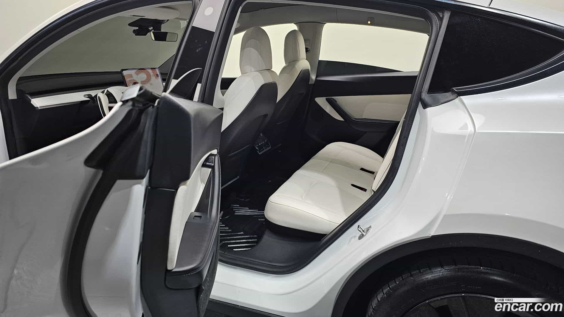 Model Y Tesla 2021.5-INNER-036