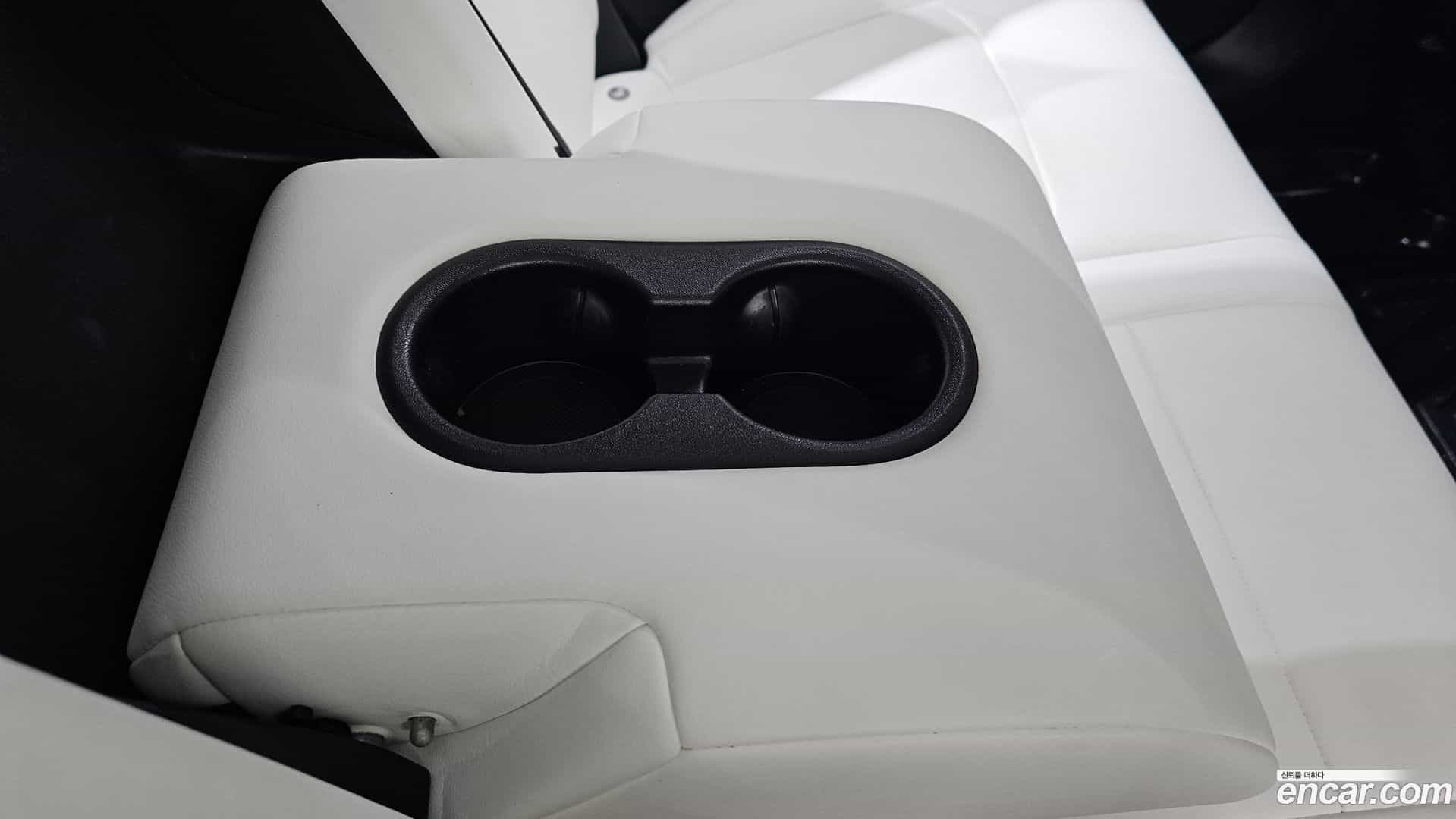 Model Y Tesla 2021.5-OPTION-044