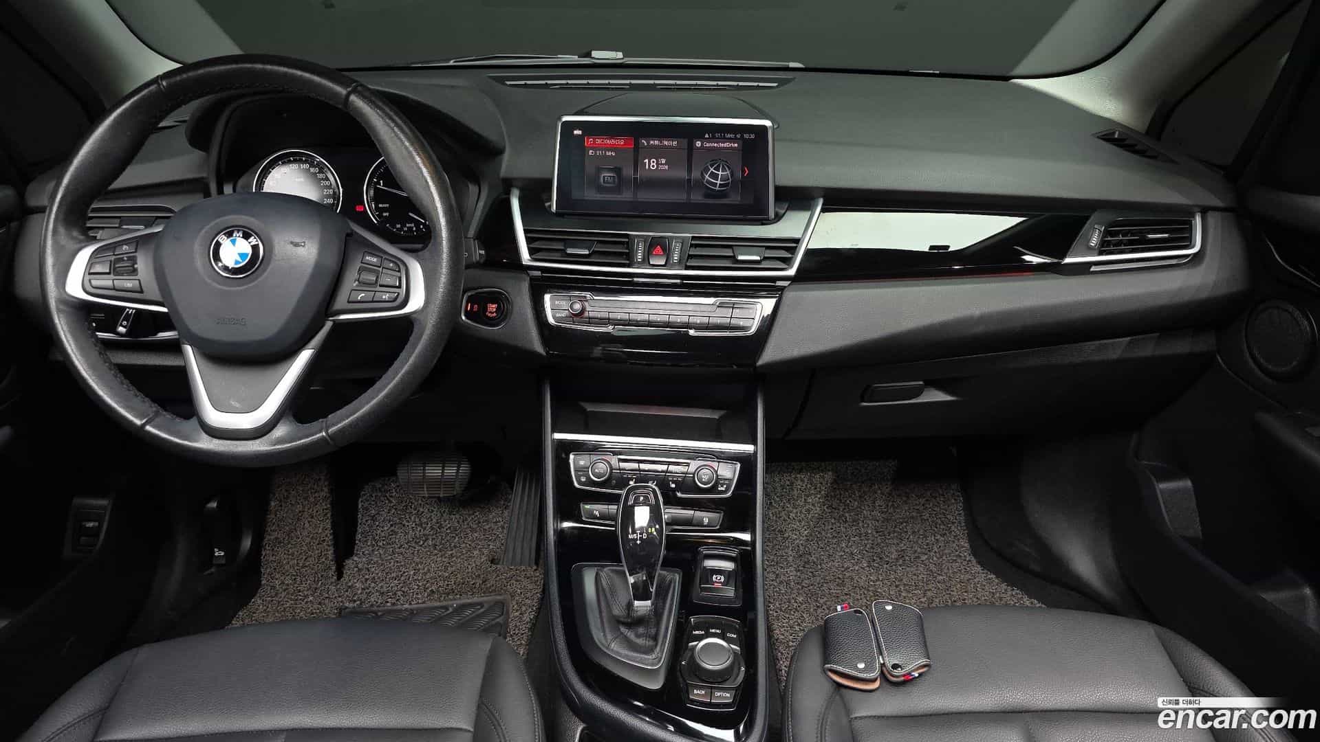2-Series BMW 2021.0-INNER-007