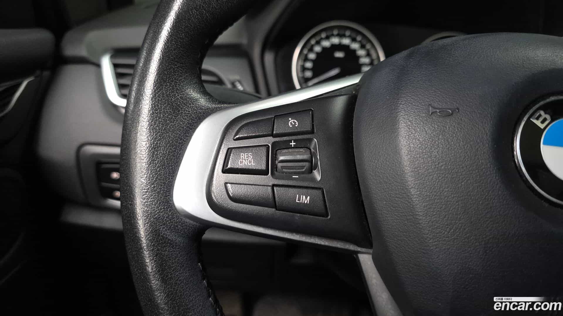2-Series BMW 2021.0-INNER-036