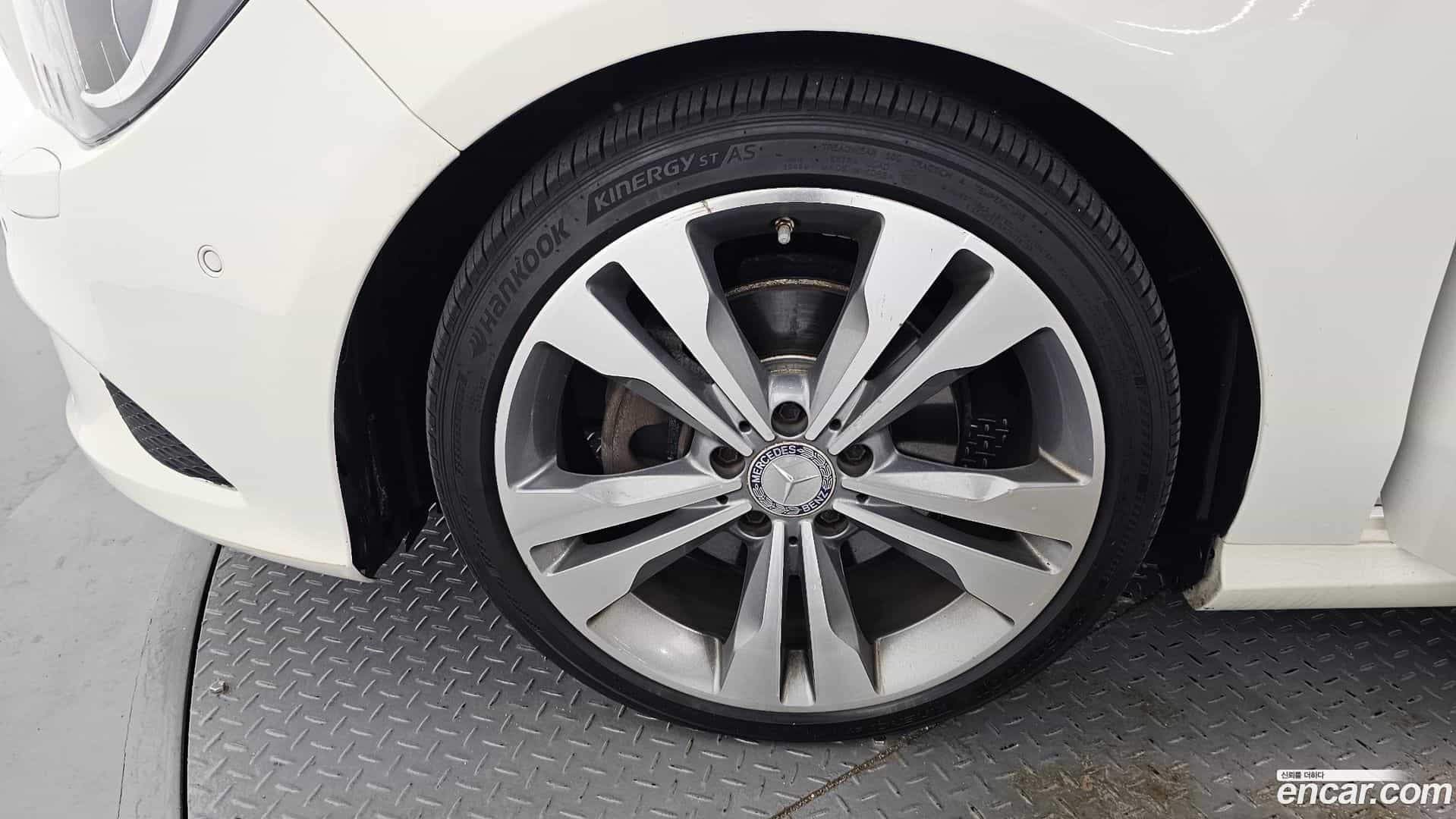 CLA-Class Mercedes-Benz 2016.0-OUTER-005