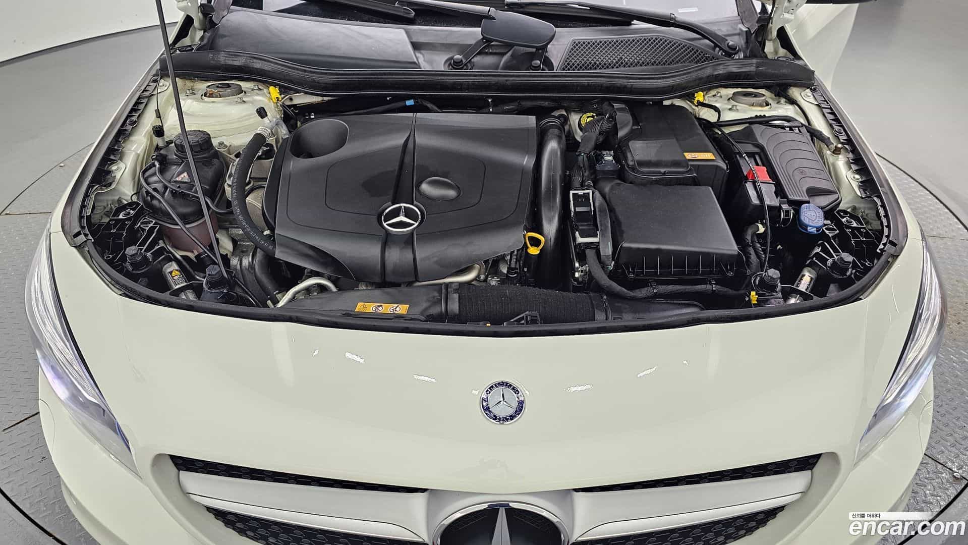 CLA-Class Mercedes-Benz 2016.0-OUTER-006