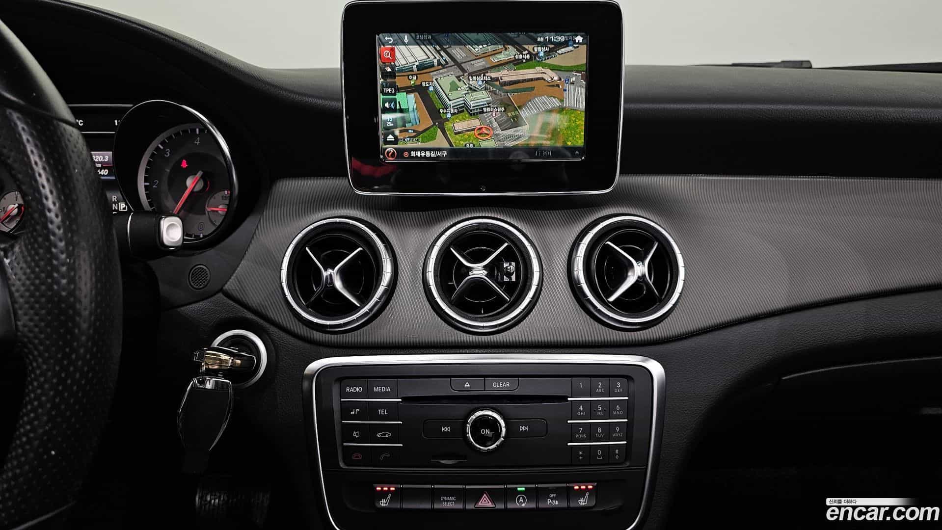 CLA-Class Mercedes-Benz 2016.0-OPTION-017