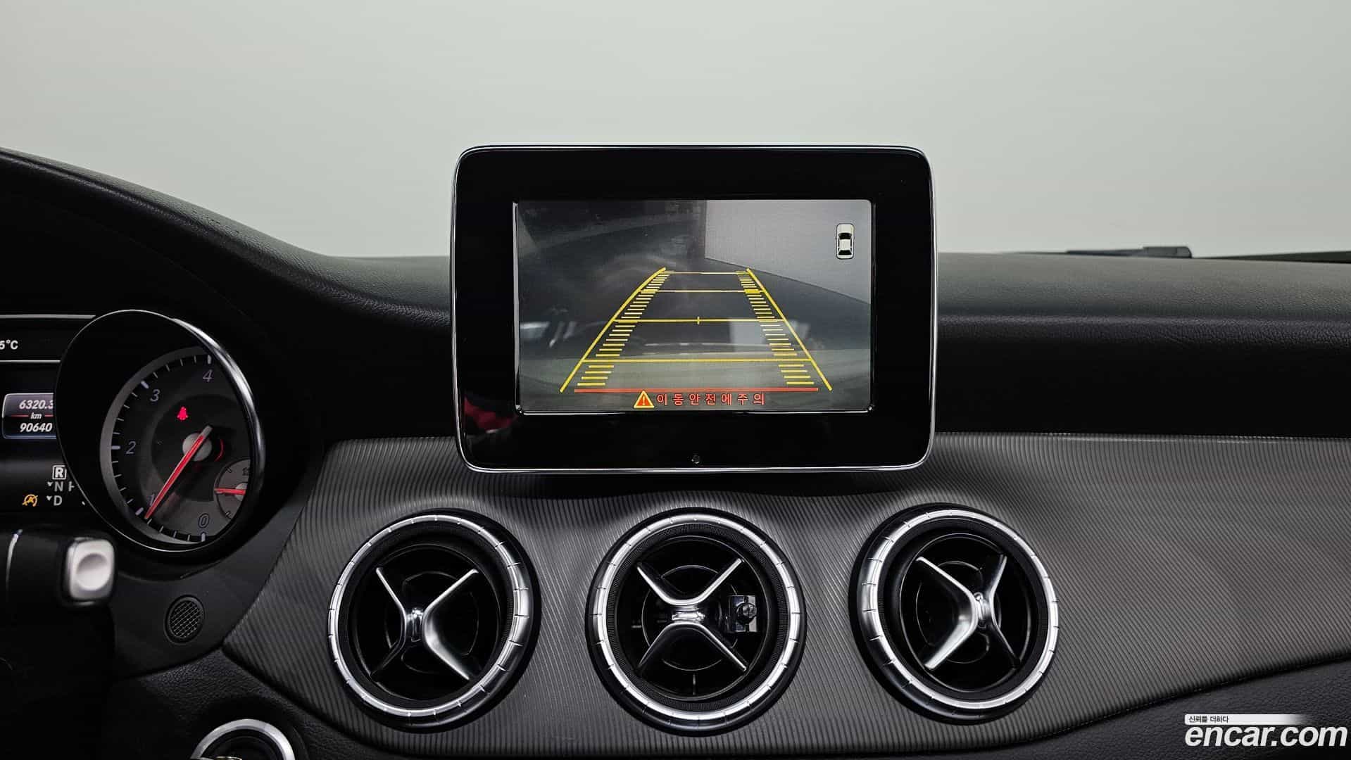 CLA-Class Mercedes-Benz 2016.0-OPTION-018