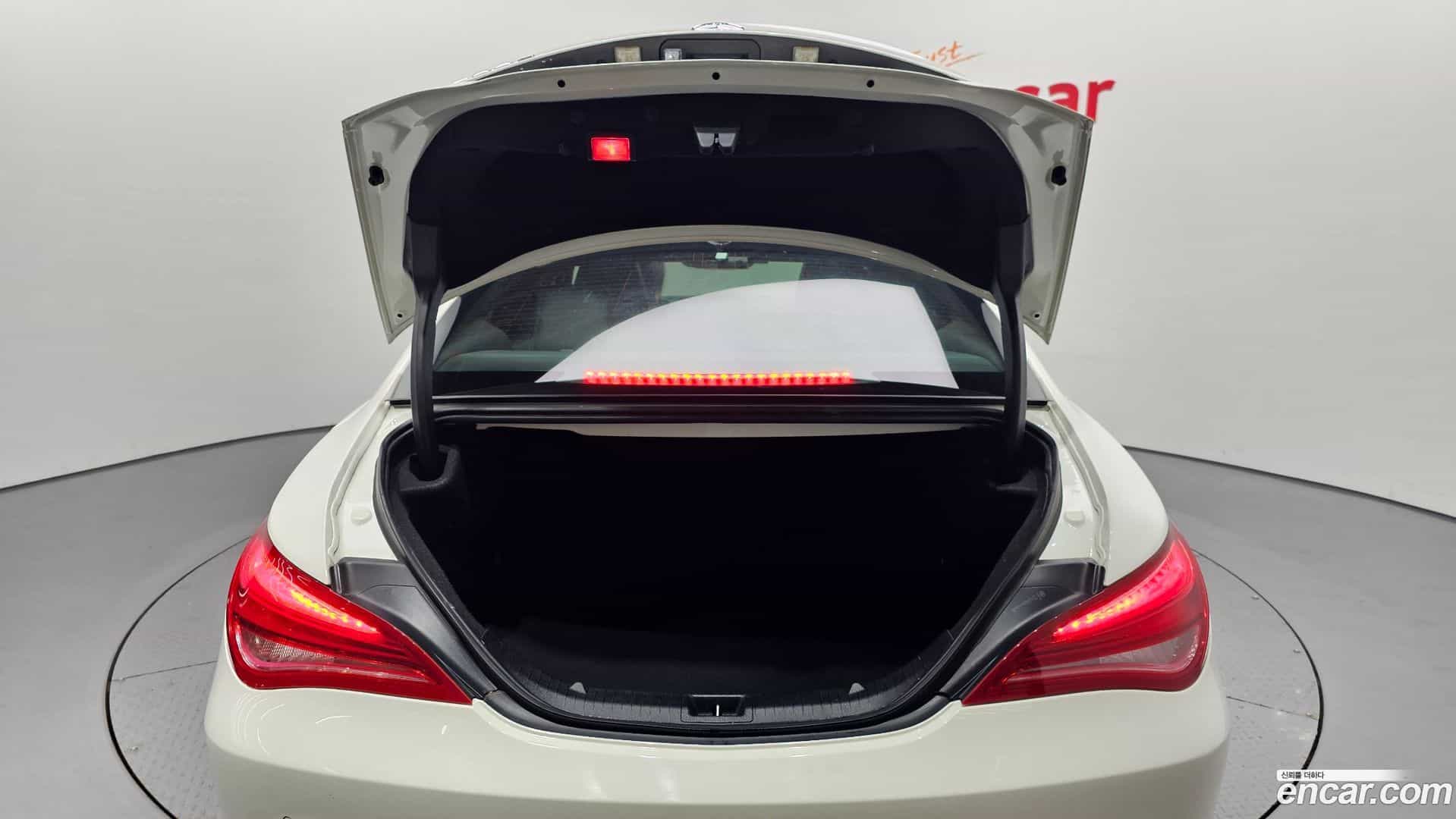 CLA-Class Mercedes-Benz 2016.0-OPTION-024