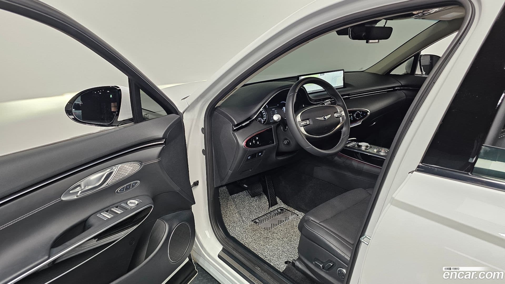 Main__Slider__Photo:GV70 Genesis 2023.1-9