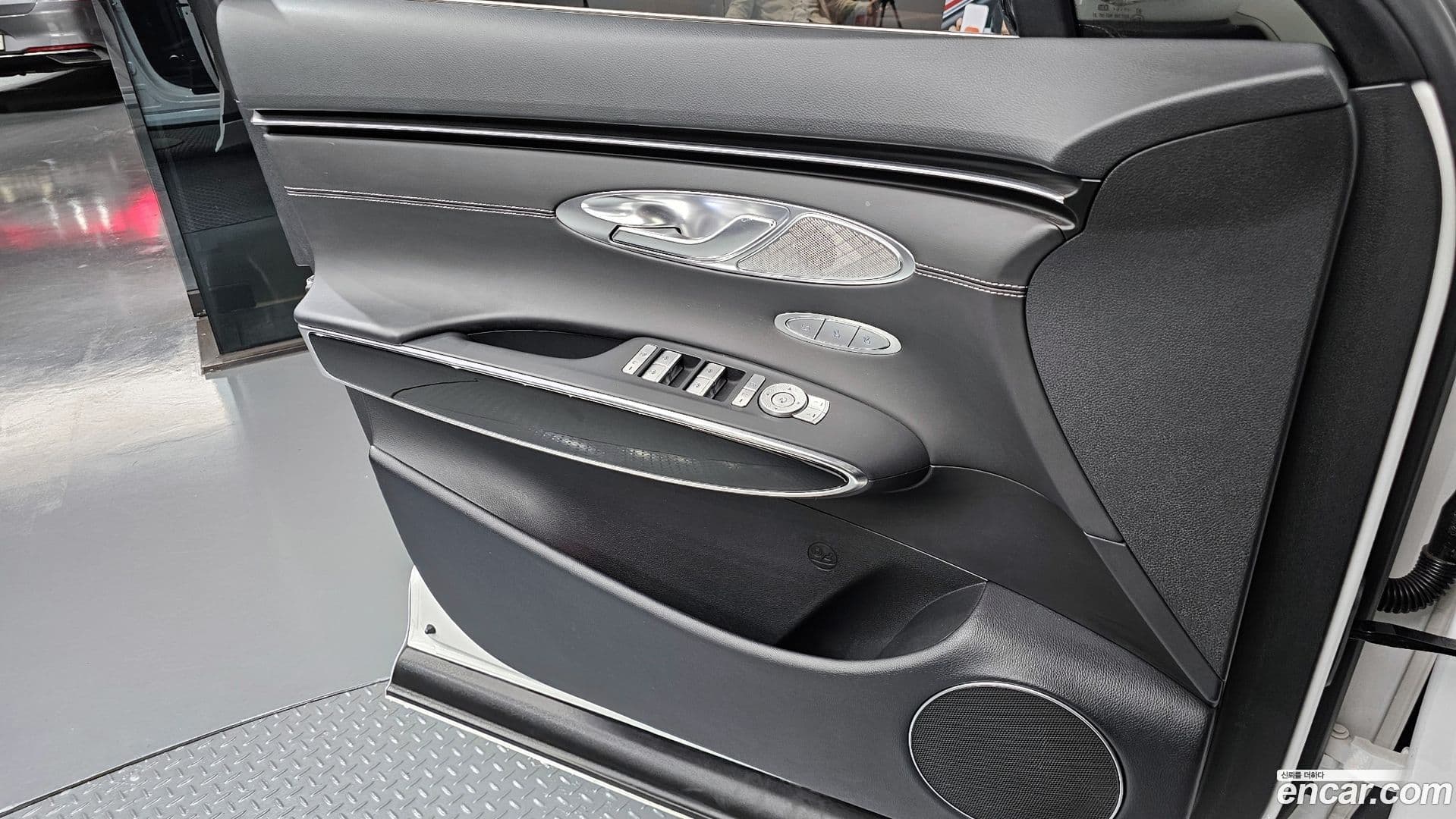 Main__Slider__Photo:GV70 Genesis 2023.1-23