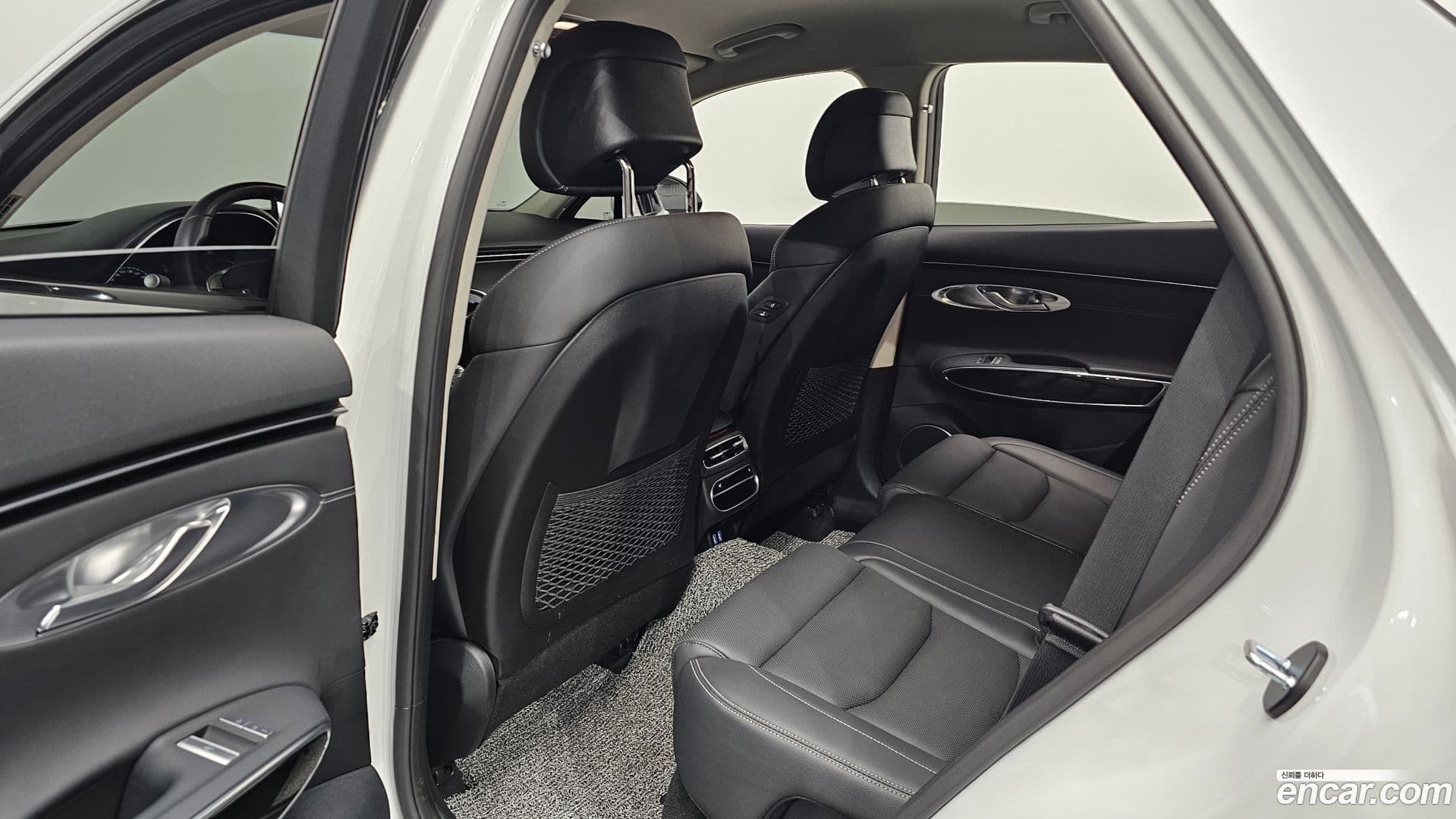 Main__Slider__Photo:GV70 Genesis 2023.1-25