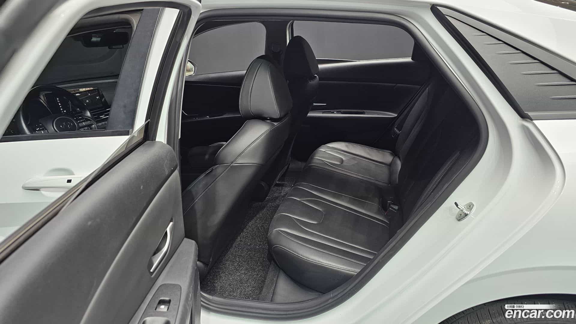 AVANTE Hyundai 2021.9-OPTION-016