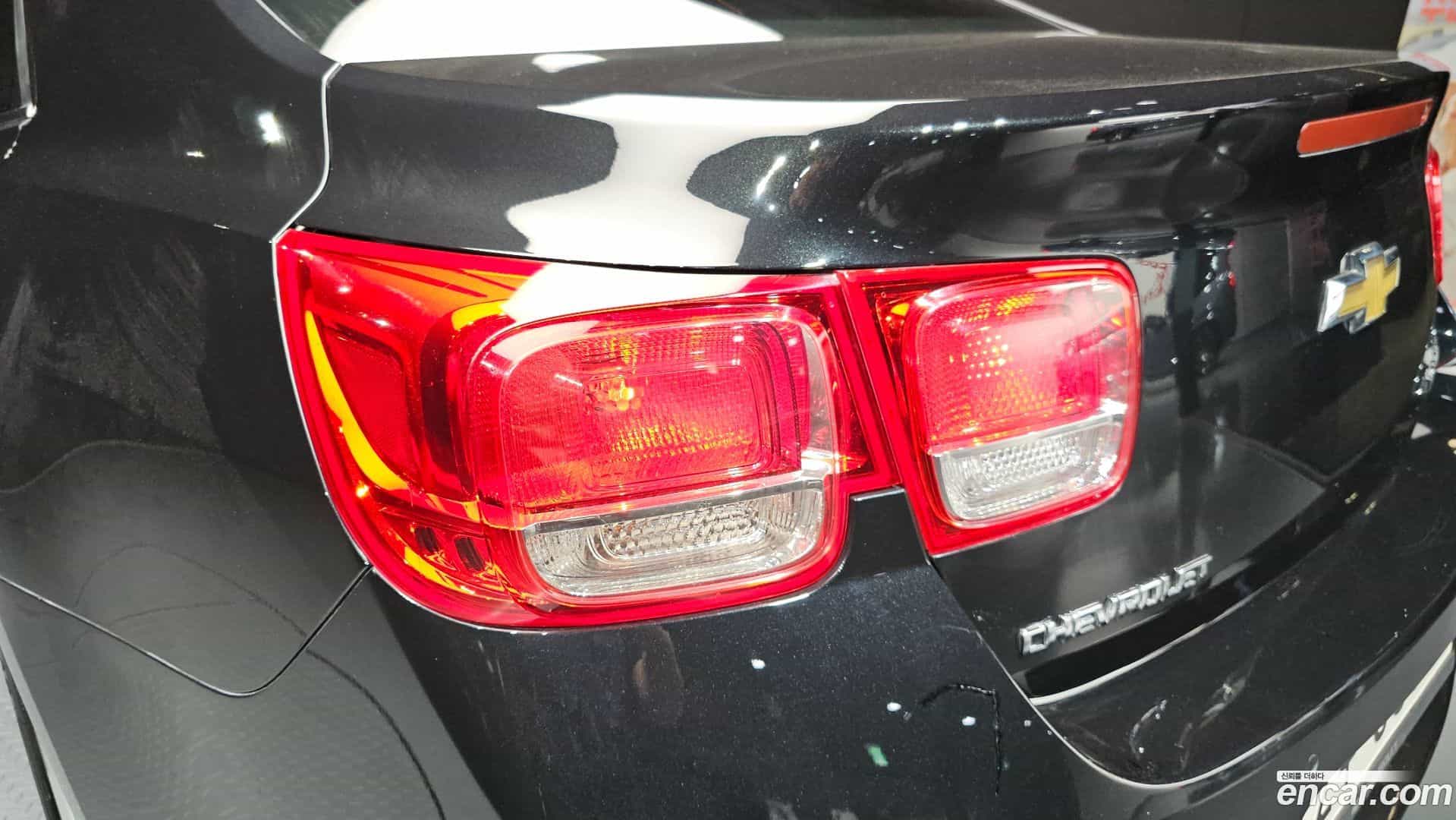 Malibu Chevrolet 2012.1-OUTER-033