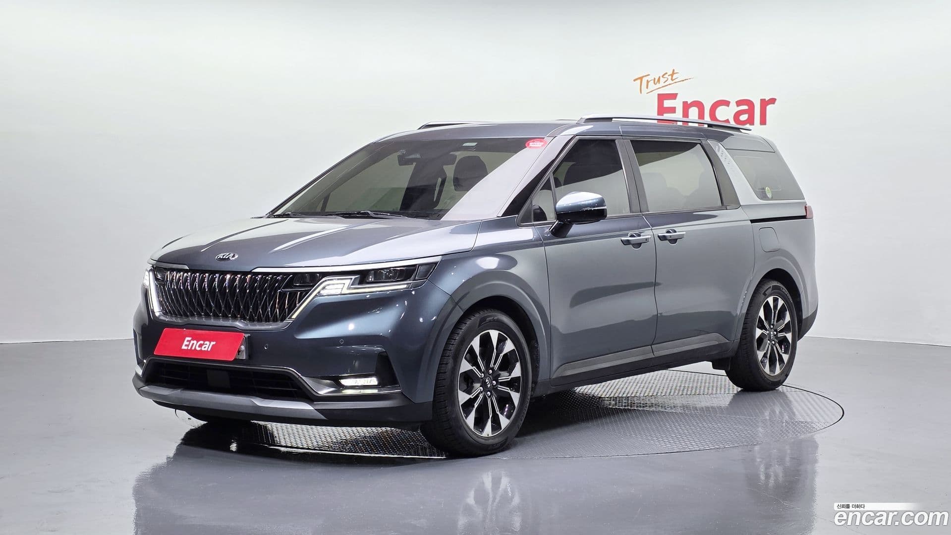 Main__Slider__Photo:Canival Kia 2020.11-0