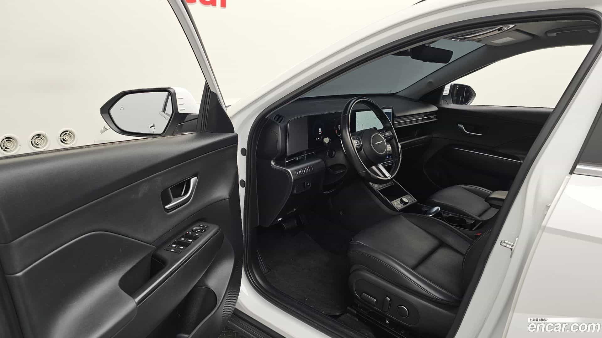 Kona Hyundai 2023.2-INNER-010