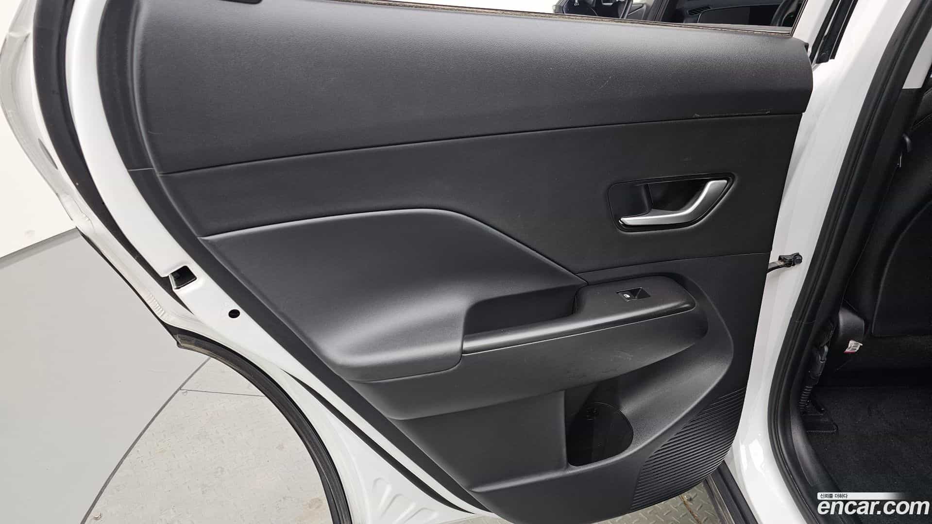 Kona Hyundai 2023.2-INNER-035