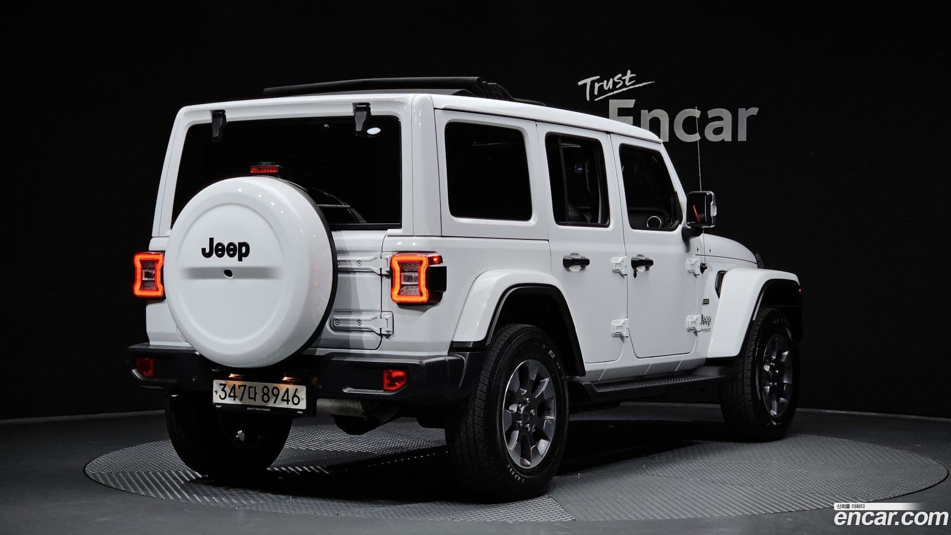 Main__Slider__Photo:Wrangler Jeep 2020.8-1