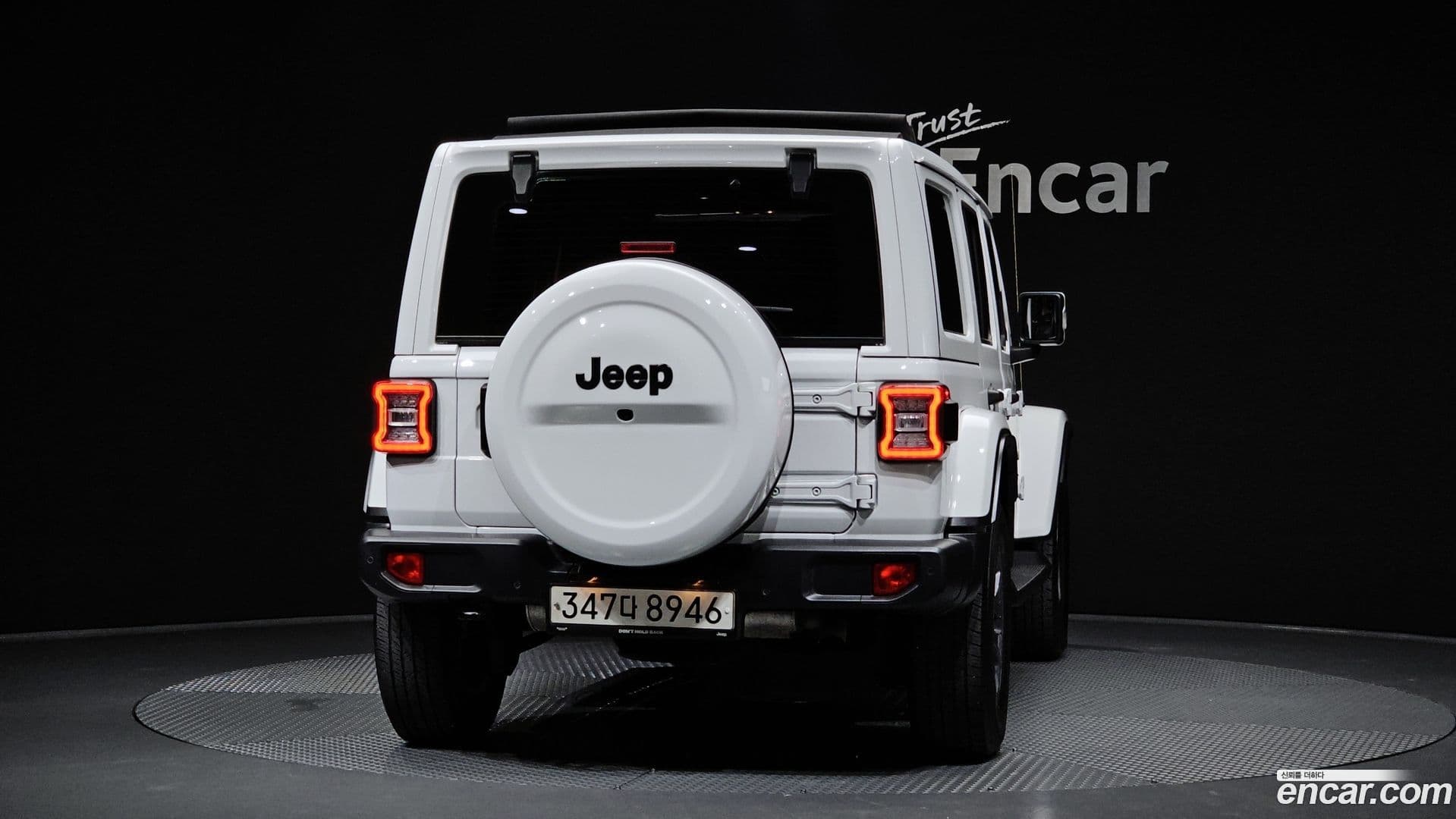 Main__Slider__Photo:Wrangler Jeep 2020.8-3