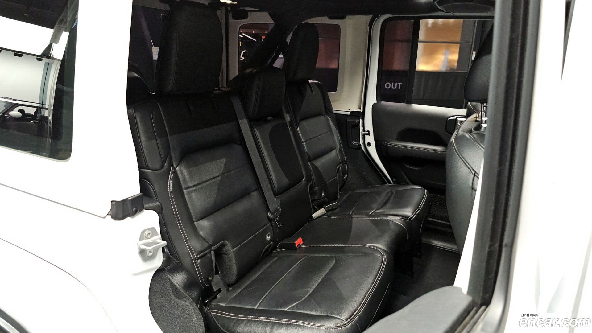 Main__Slider__Photo:Wrangler Jeep 2020.8-10