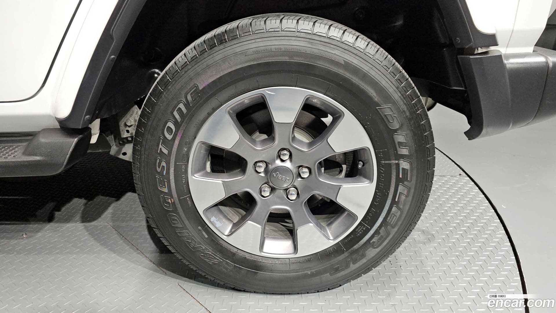 Main__Slider__Photo:Wrangler Jeep 2020.8-20