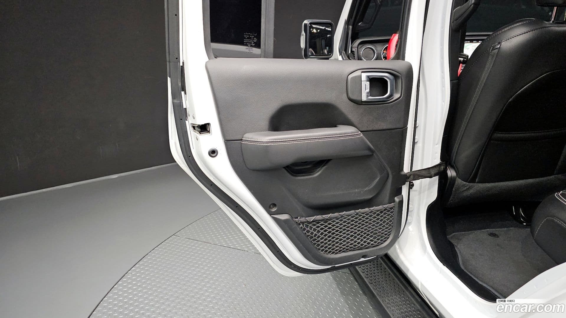 Main__Slider__Photo:Wrangler Jeep 2020.8-24