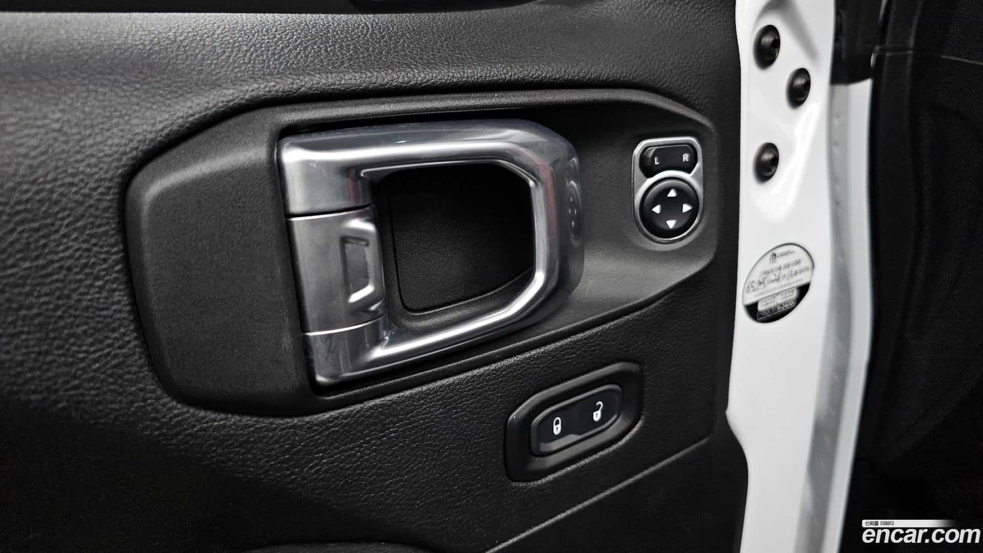 Wrangler Jeep 2020.8-OPTION-040