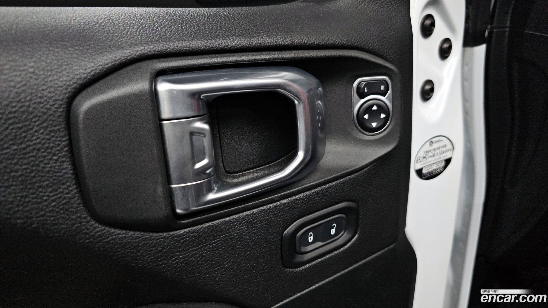 Main__Slider__Photo:Wrangler Jeep 2020.8-26