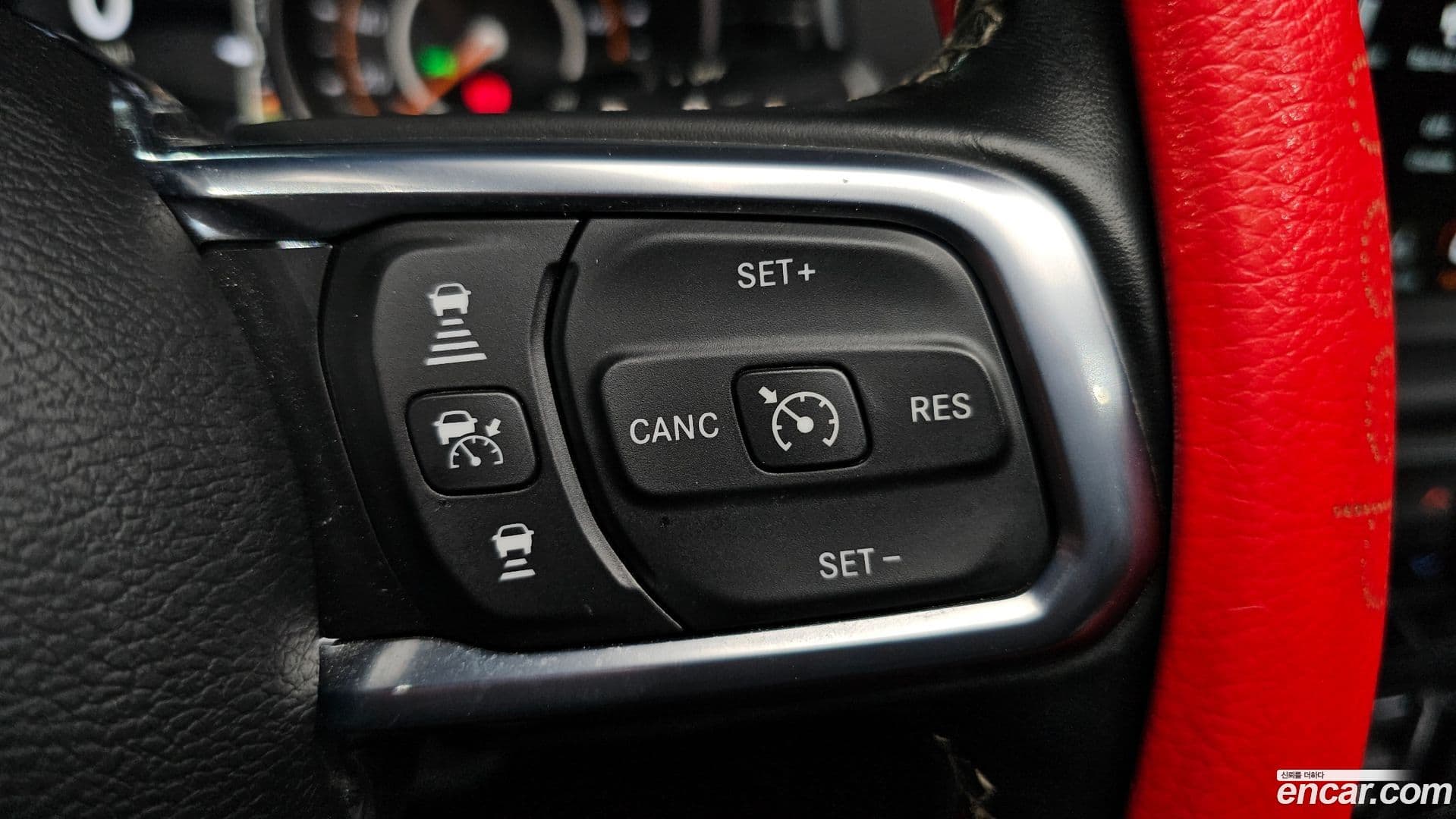 Main__Slider__Photo:Wrangler Jeep 2020.8-29